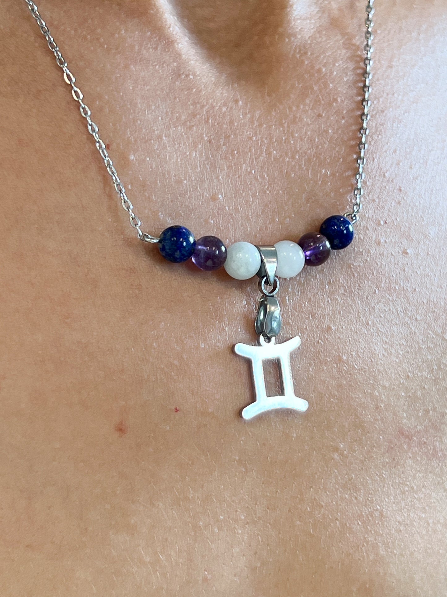 Collier Gémeaux Argenté en Acier Inoxydable avec Aigue-Marine, Lapis Lazuli et Améthyste