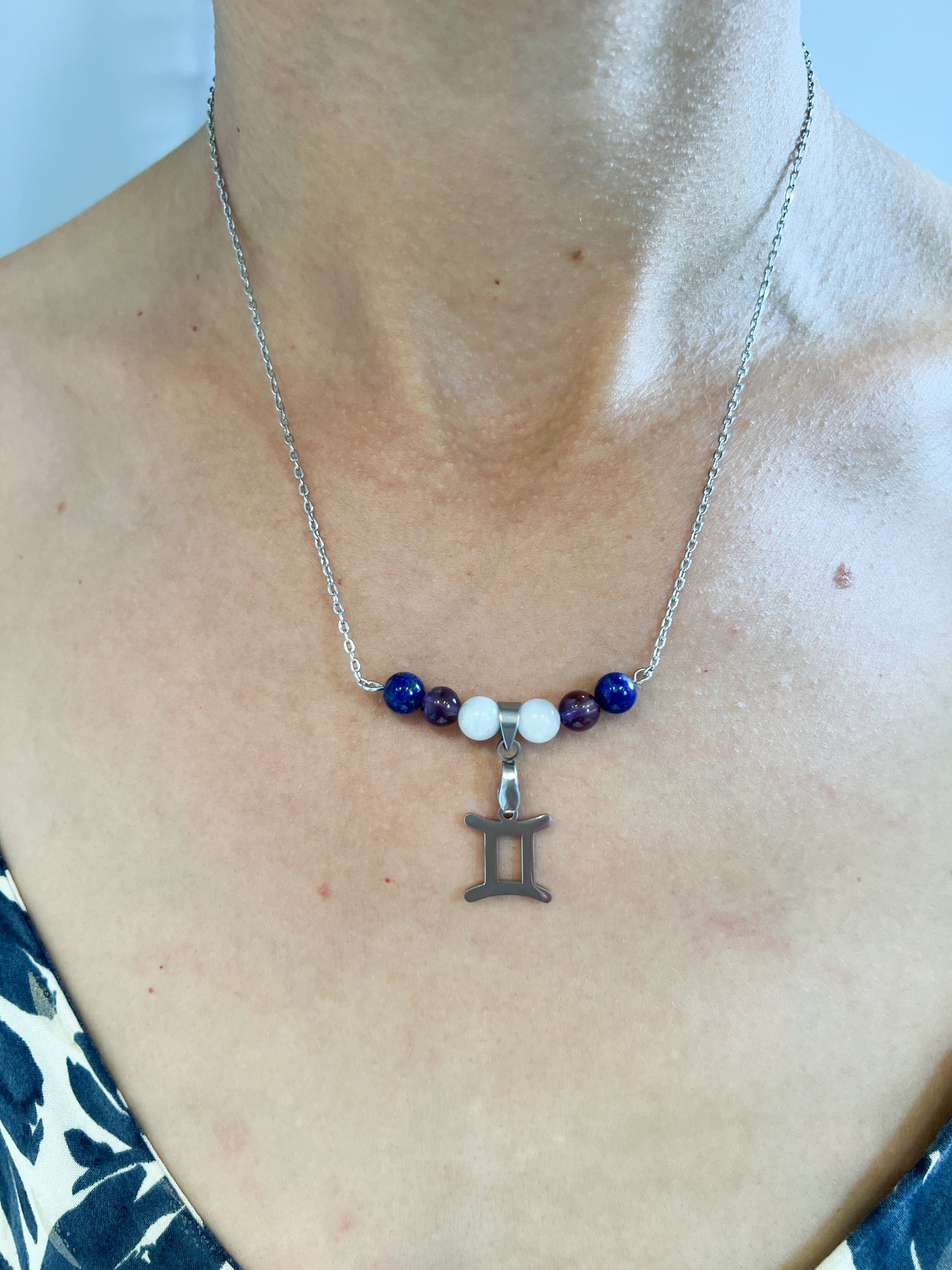 Collier Gémeaux Argenté en Acier Inoxydable avec Aigue-Marine, Lapis Lazuli et Améthyste