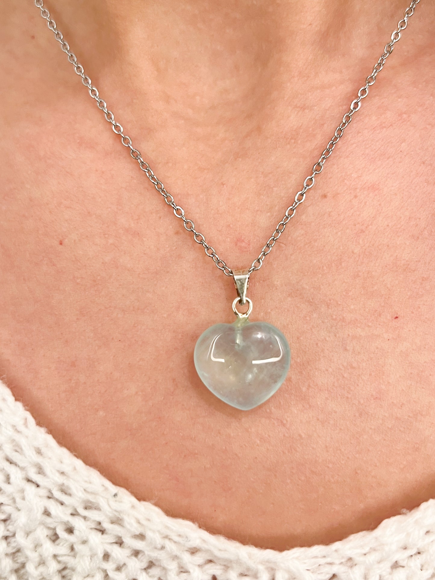 Collier Cœur Aigue-Marine et Acier Inoxydable Argenté – Élégance et Sérénité