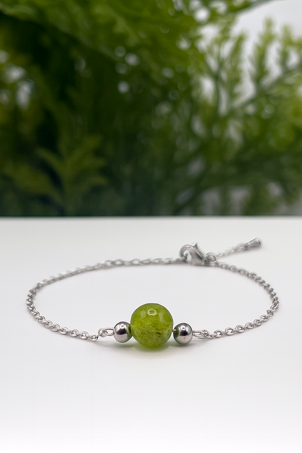 Bracelet Péridot Naturel & Acier Argenté – Vitalité, Protection & Élégance