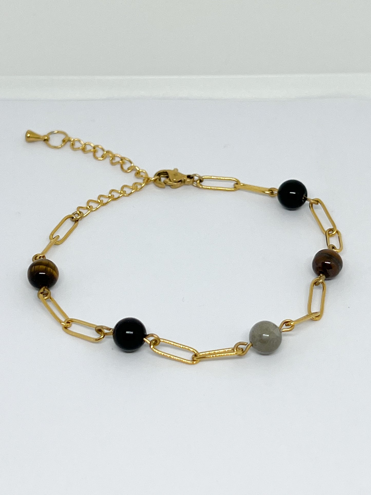 Bracelet de Protection en Acier Doré et Pierres Naturelles – Élégance et Énergie