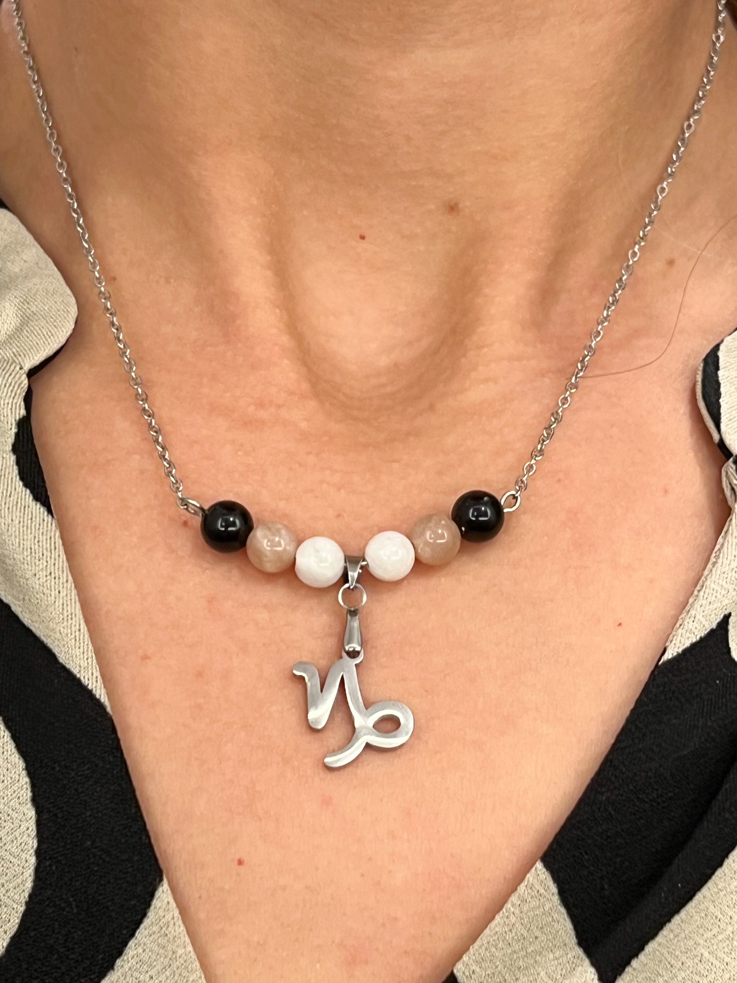 Collier Capricorne en Acier Inoxydable Argenté avec Pierres Naturelles – Élégance et Énergie