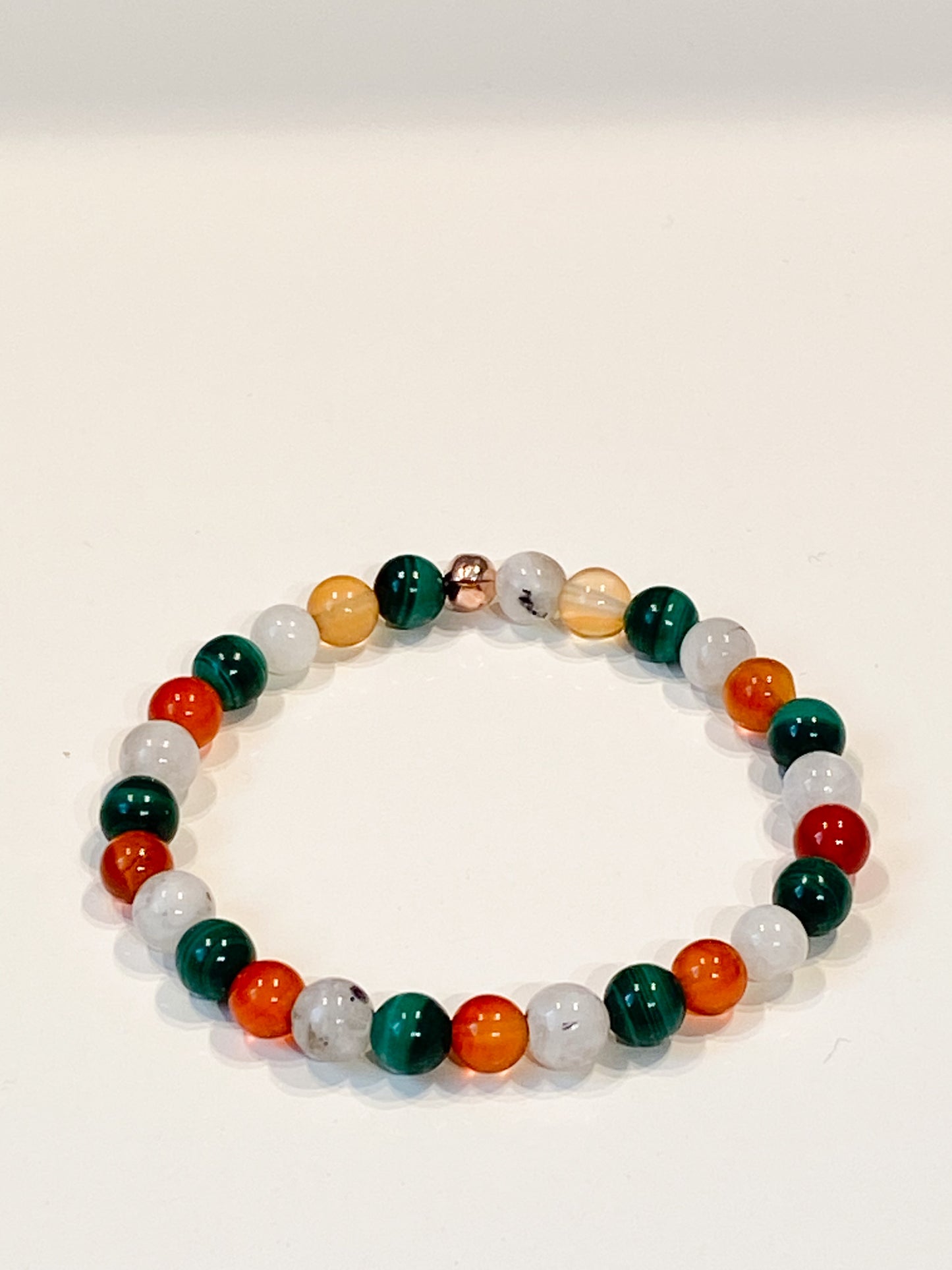 "Bracelet endométriose : soulagement naturel avec malachite, cornaline et pierre de lune" 6mm