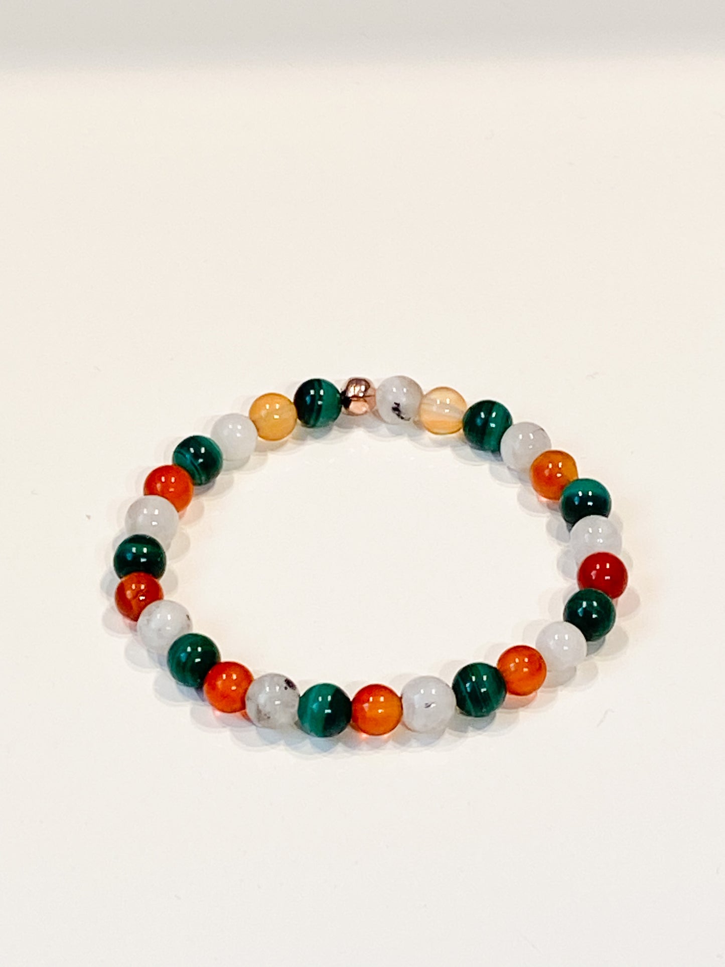 "Bracelet endométriose : soulagement naturel avec malachite, cornaline et pierre de lune" 6mm
