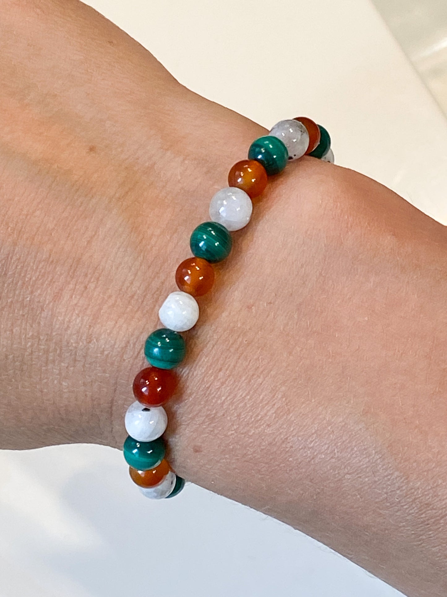 "Bracelet endométriose : soulagement naturel avec malachite, cornaline et pierre de lune" 6mm