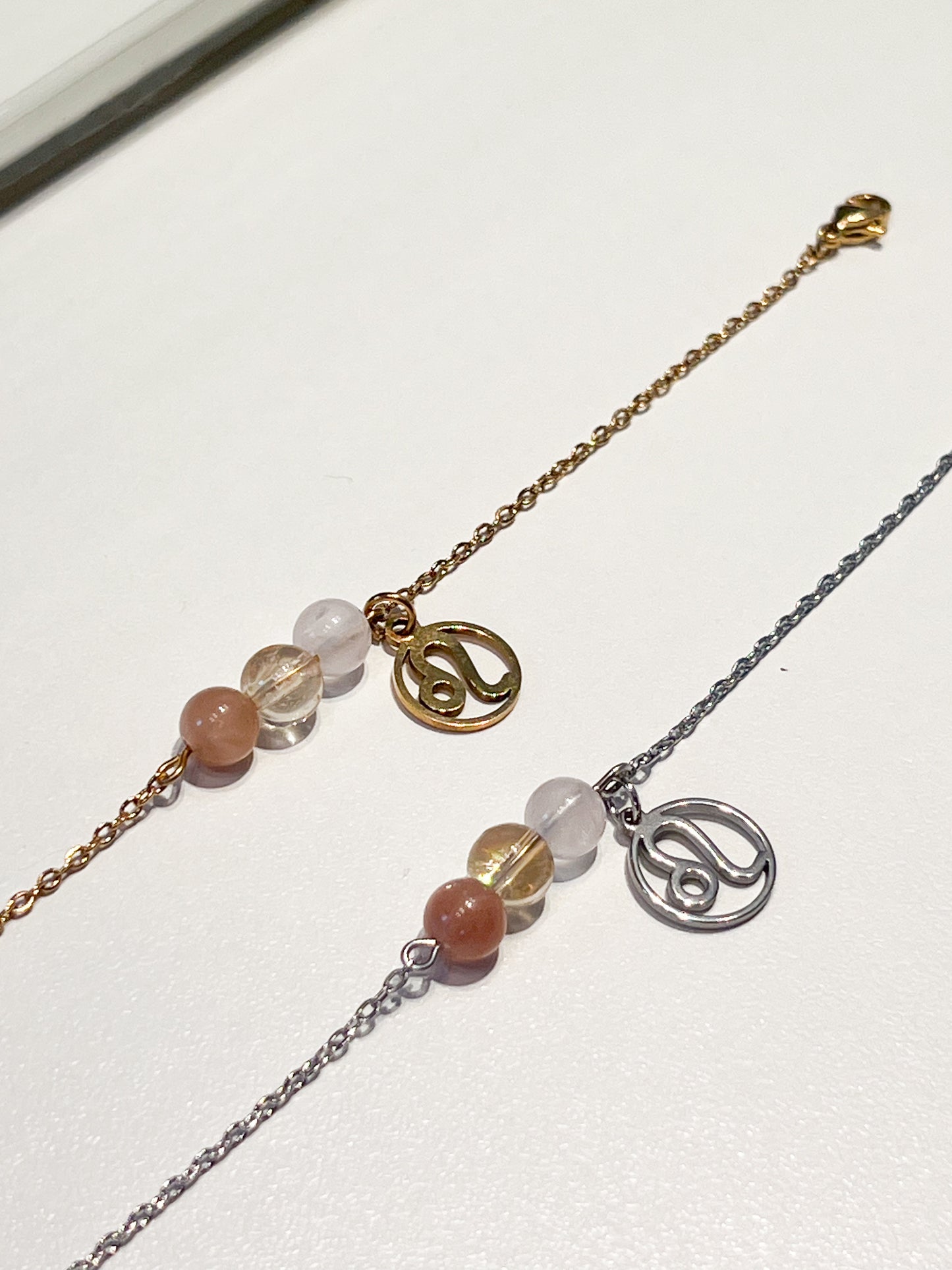 Bracelet Lion en Quartz Rose, Citrine et Pierre de Soleil – Acier Doré Inoxydable