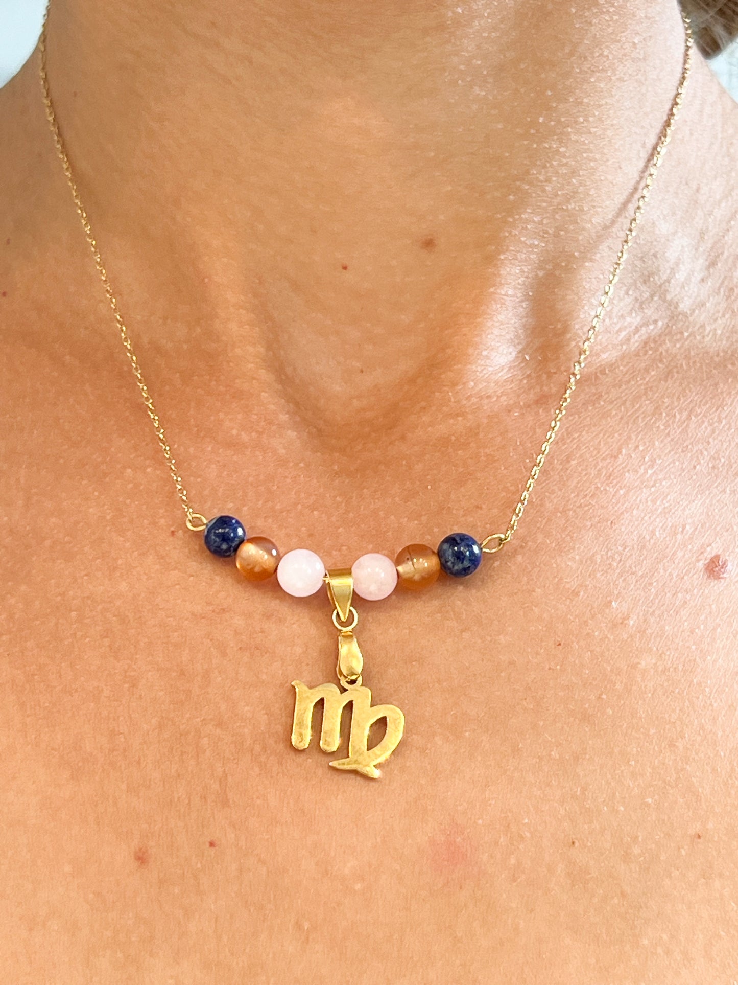 Collier Astro Vierge en acier inoxydable doré avec quartz rose, cornaline et lapis lazuli