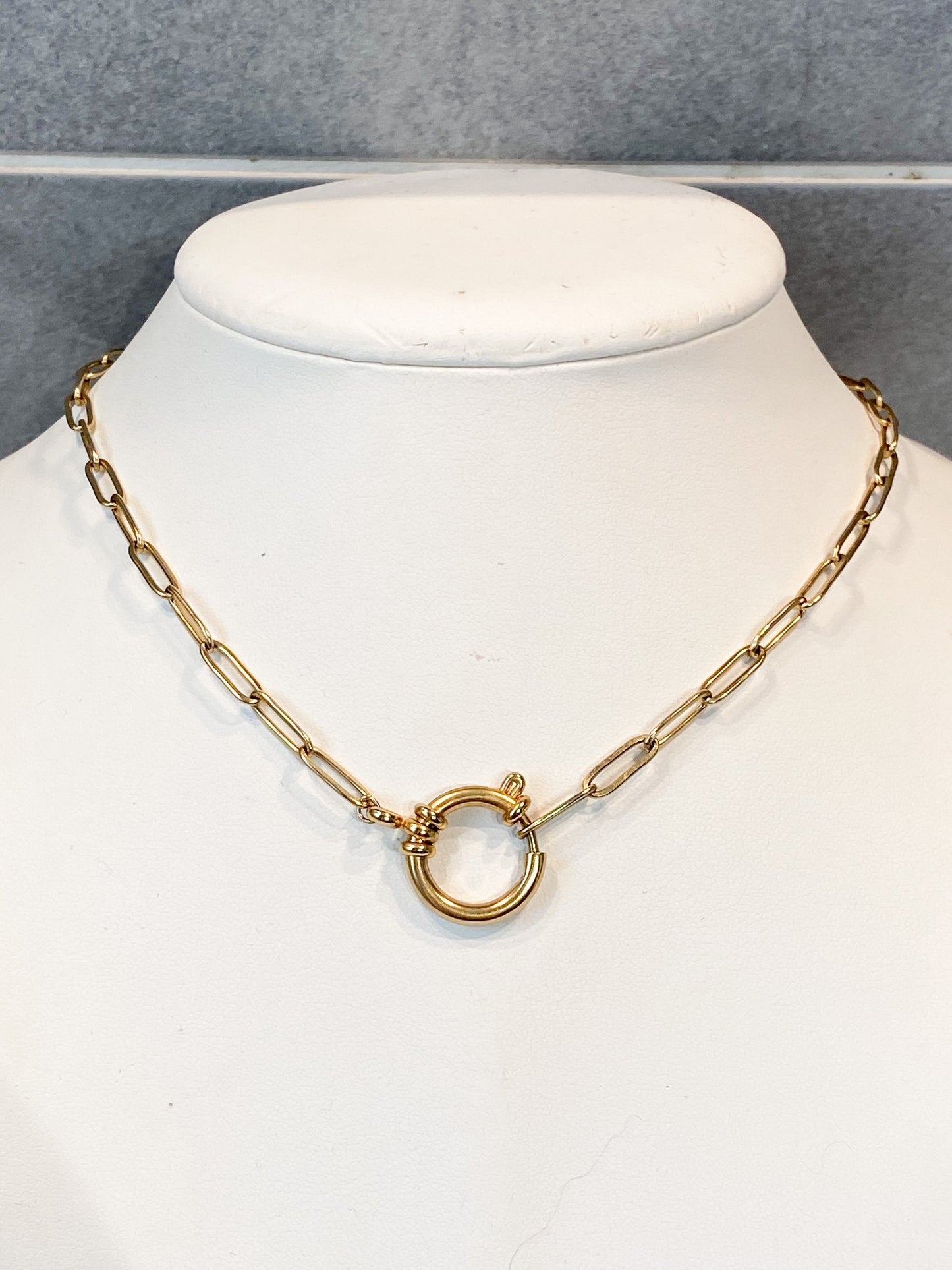 Collier en acier inoxydable personnalisé : style unique et durabilité exceptionnelle