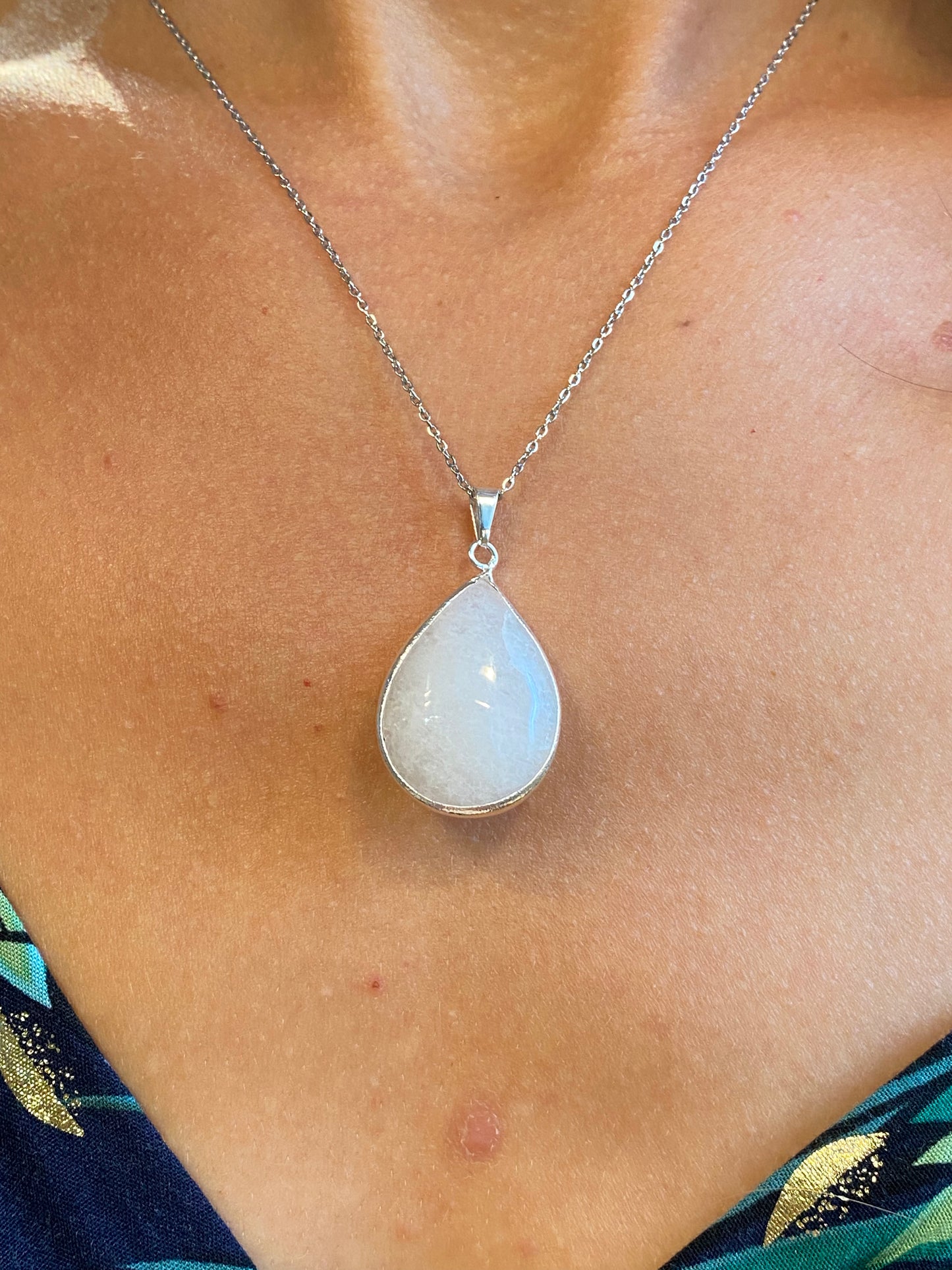 Collier Pierre de Lune Naturelle – Bijou Féminin en Acier Inoxydable Argenté