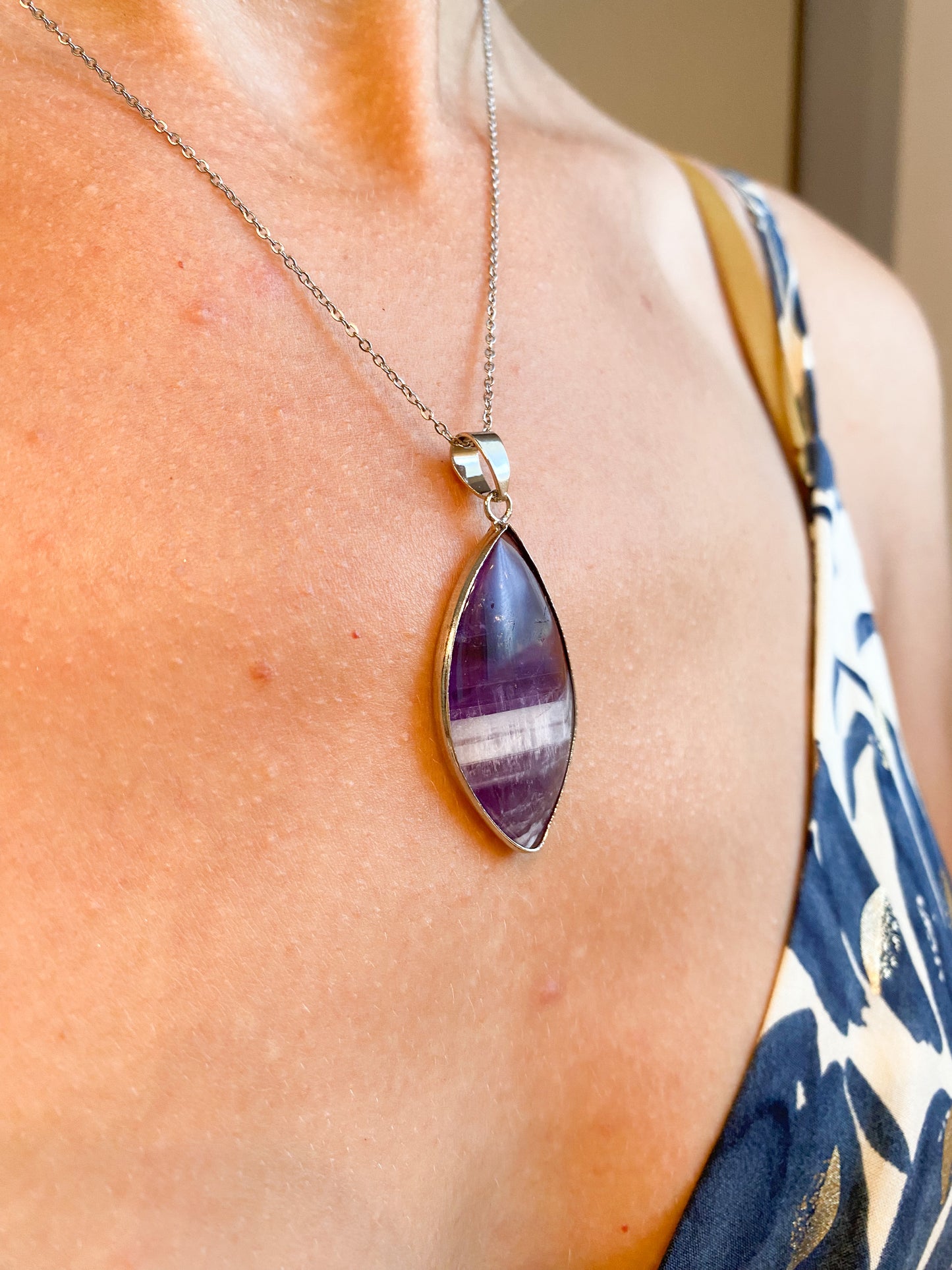 Collier pendentif améthyste : L'élégance intemporelle d'une pierre précieuse