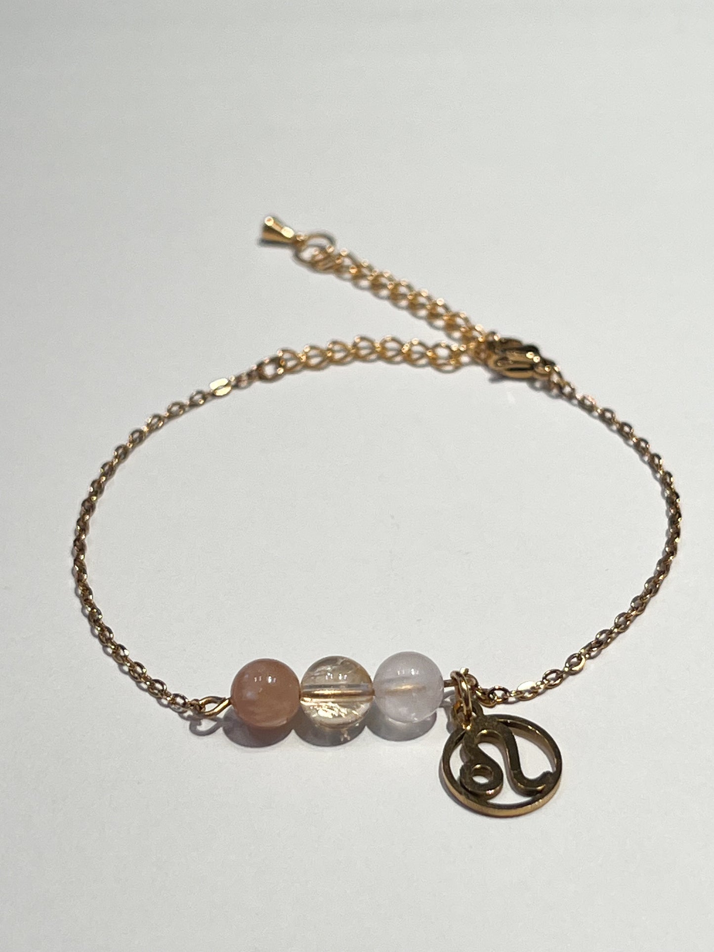 Bracelet Lion en Quartz Rose, Citrine et Pierre de Soleil – Acier Doré Inoxydable