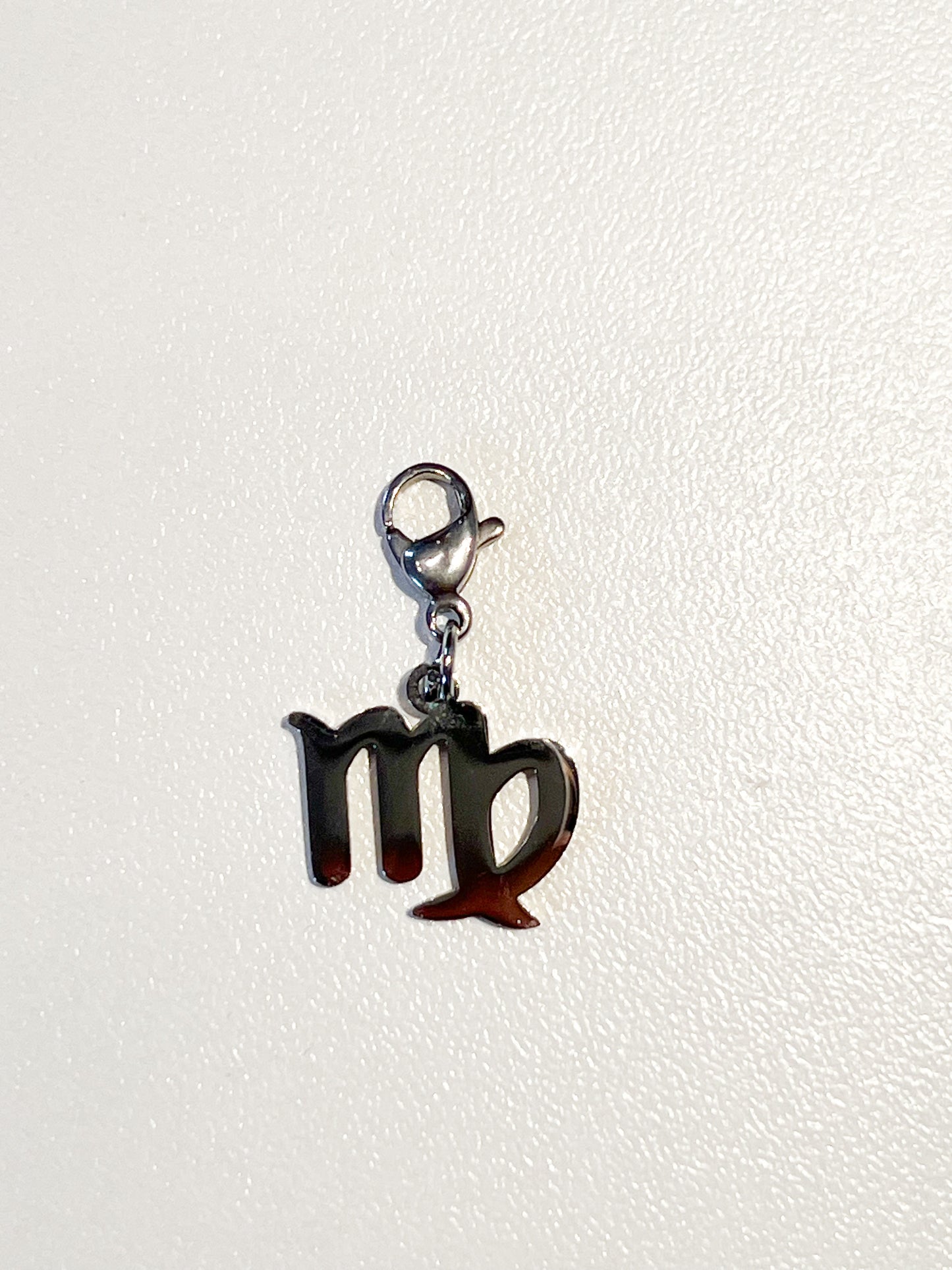 Charm Astrologique Vierge Argenté – Signe Zodiaque en Acier Inoxydable
