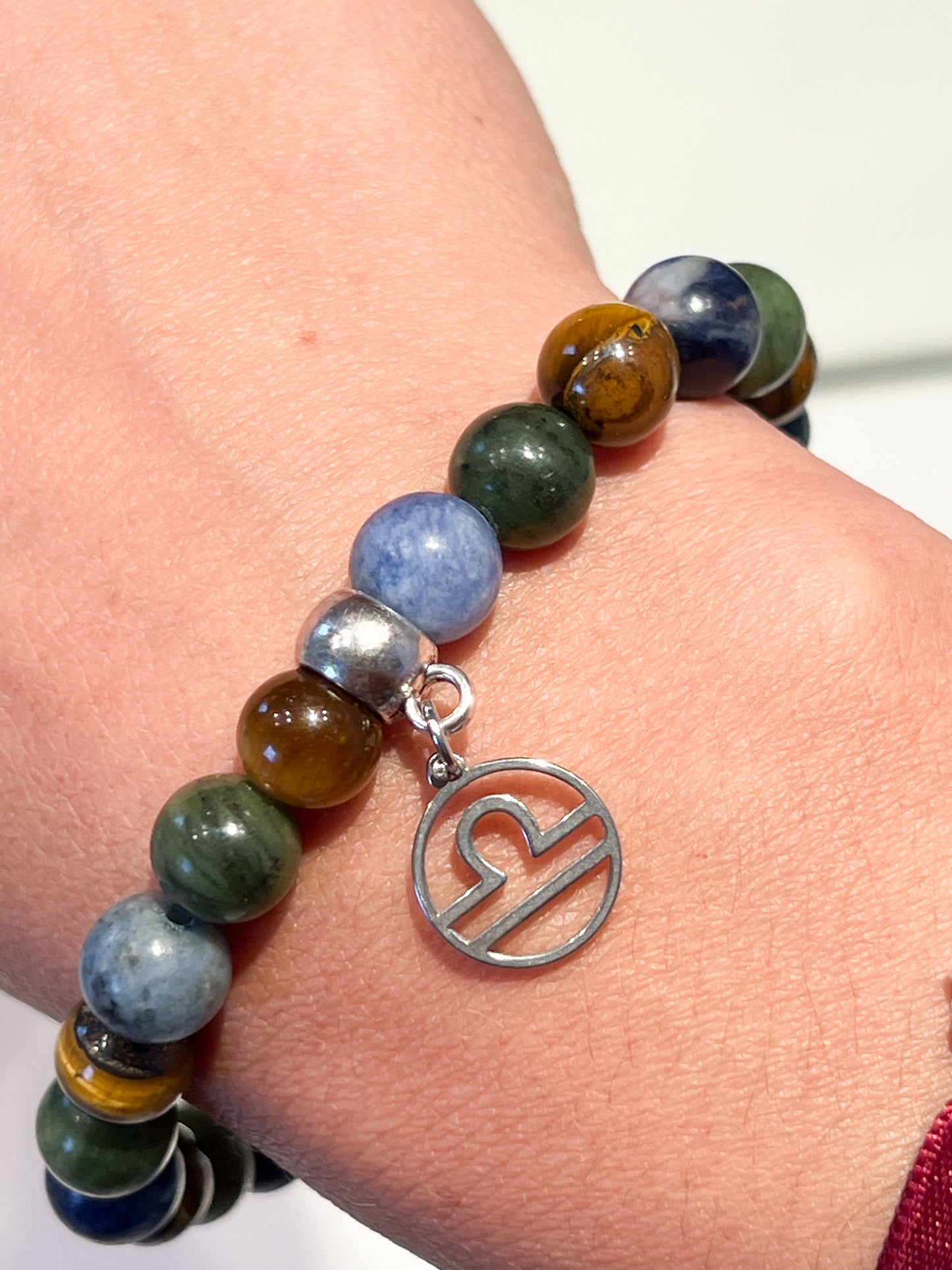 Bracelet astrologique Balance : pierres naturelles de jade, œil de tigre et sodalite