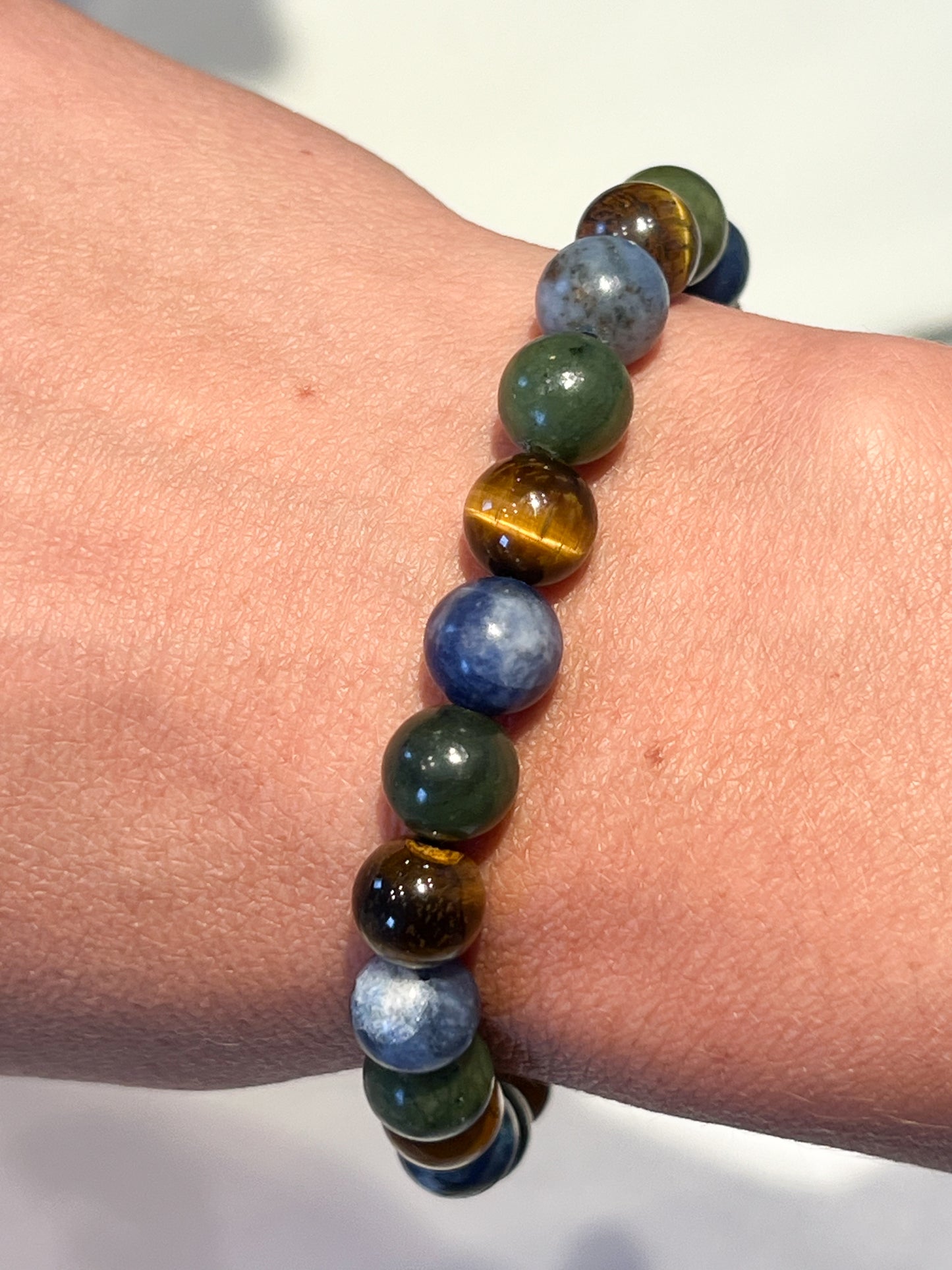 Bracelet astrologique Balance : pierres naturelles de jade, œil de tigre et sodalite