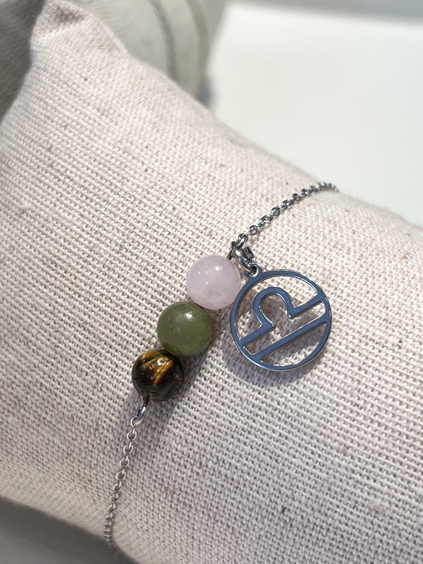 Bracelet Astrologique Balance – Acier Argenté & Pierres Naturelles Équilibrantes