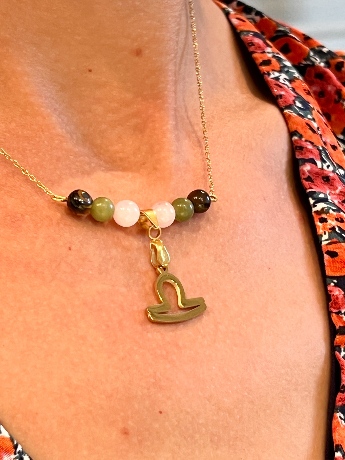 Collier Astro Balance en Quartz Rose, Jade, Œil de Tigre et Acier Inoxydable Doré – Harmonie et Raffinement