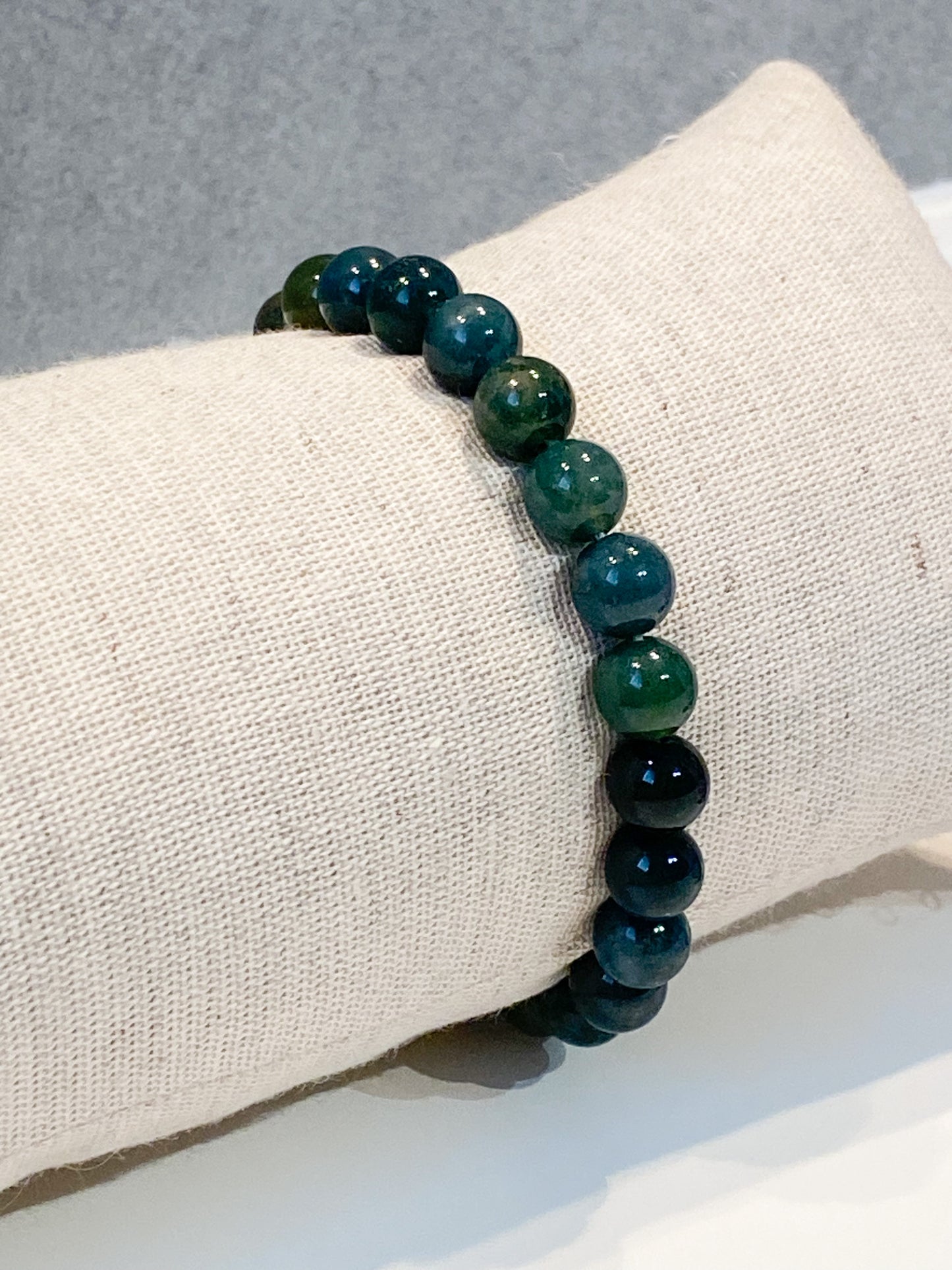 Bracelet en Agate Mousse 8mm : Sublimez Votre Style avec la Pierre de Sérénité