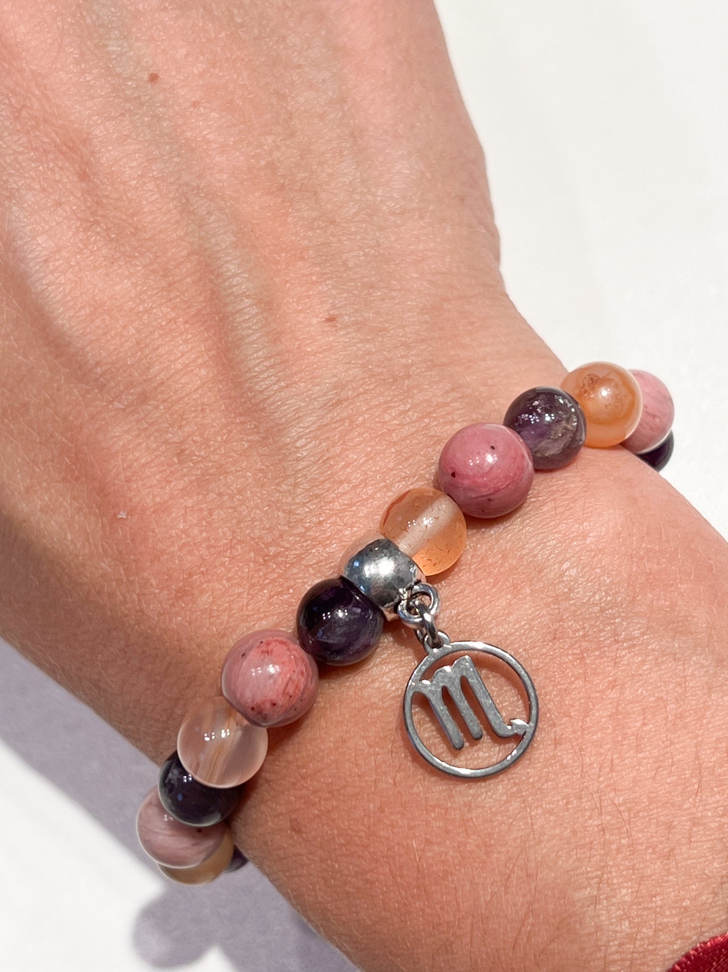 Bracelet astrologique Scorpion – Cornaline, améthyste et rhodochrosite pour énergie et protection