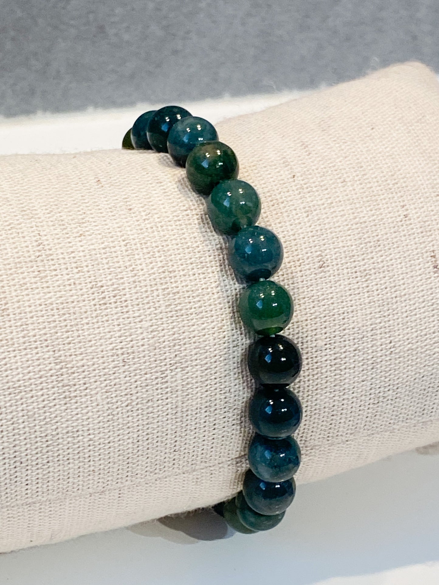 Bracelet en Agate Mousse 8mm : Sublimez Votre Style avec la Pierre de Sérénité