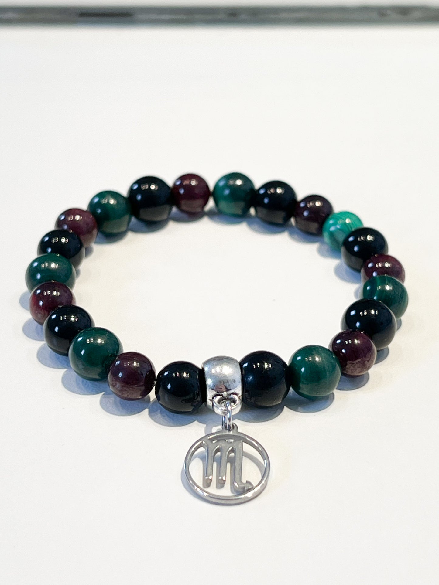 Bracelet Astrologique Scorpion en Malachite, Grenat et Obsidienne Noire – Énergie et Protection