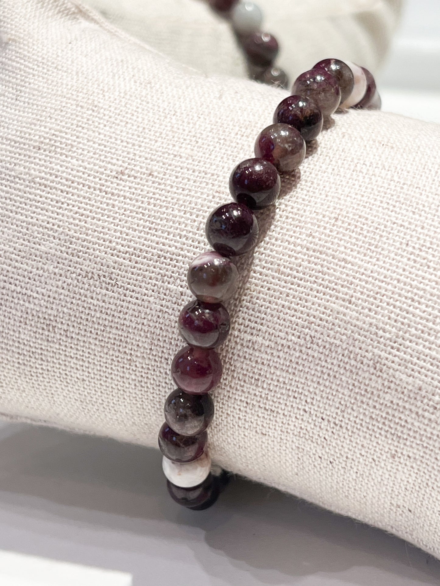 Bracelet en Tourmaline Rose 6mm – Douceur et Guérison Émotionnelle