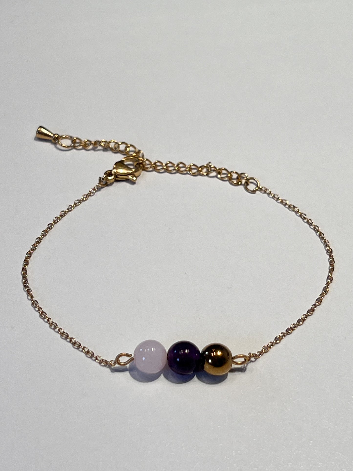 ✨ Bijou Apaisant en Pierres Naturelles & Acier Doré – Élégance et Sérénité