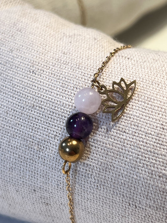 ✨ Bracelet Apaisant en Pierres Naturelles & Acier Doré – Énergie Douce & Lotus