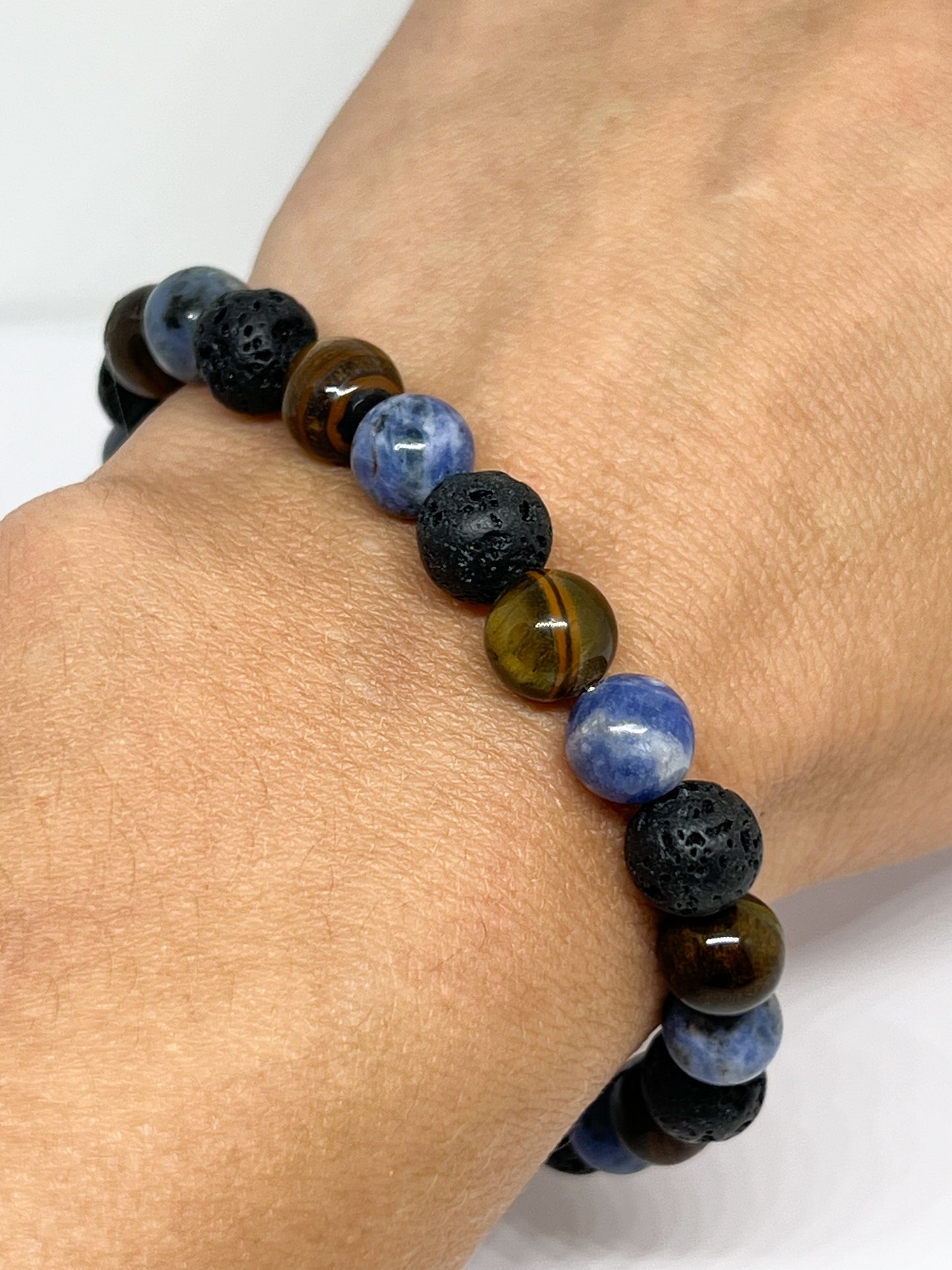 Bracelet en Œil de Tigre, Sodalite et Pierre de Lave : Énergie, Protection et Sérénité