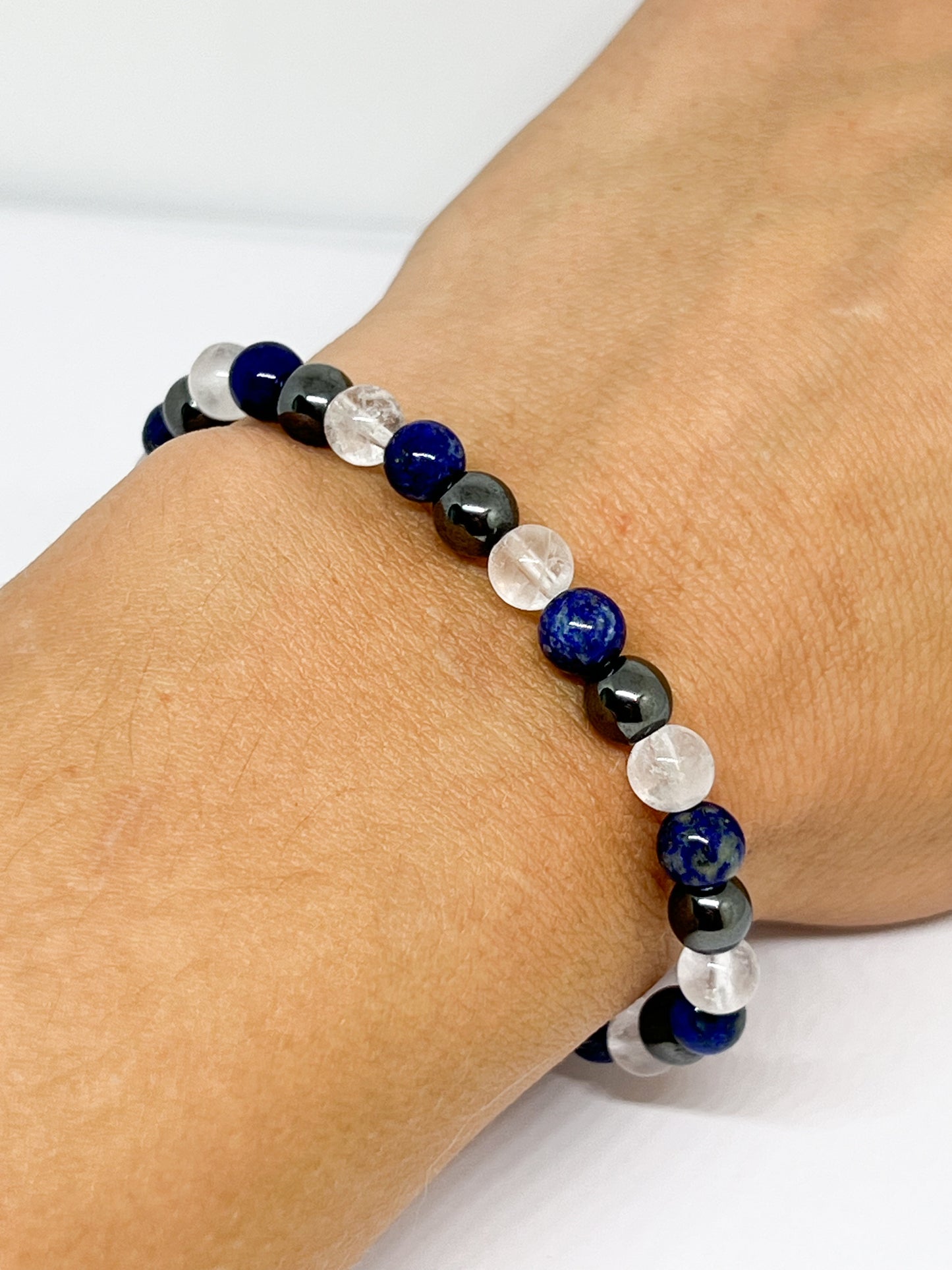 Bracelet Énergétique en Cristal de Roche, Lapis Lazuli et Hématite : Force et Paix Intérieure