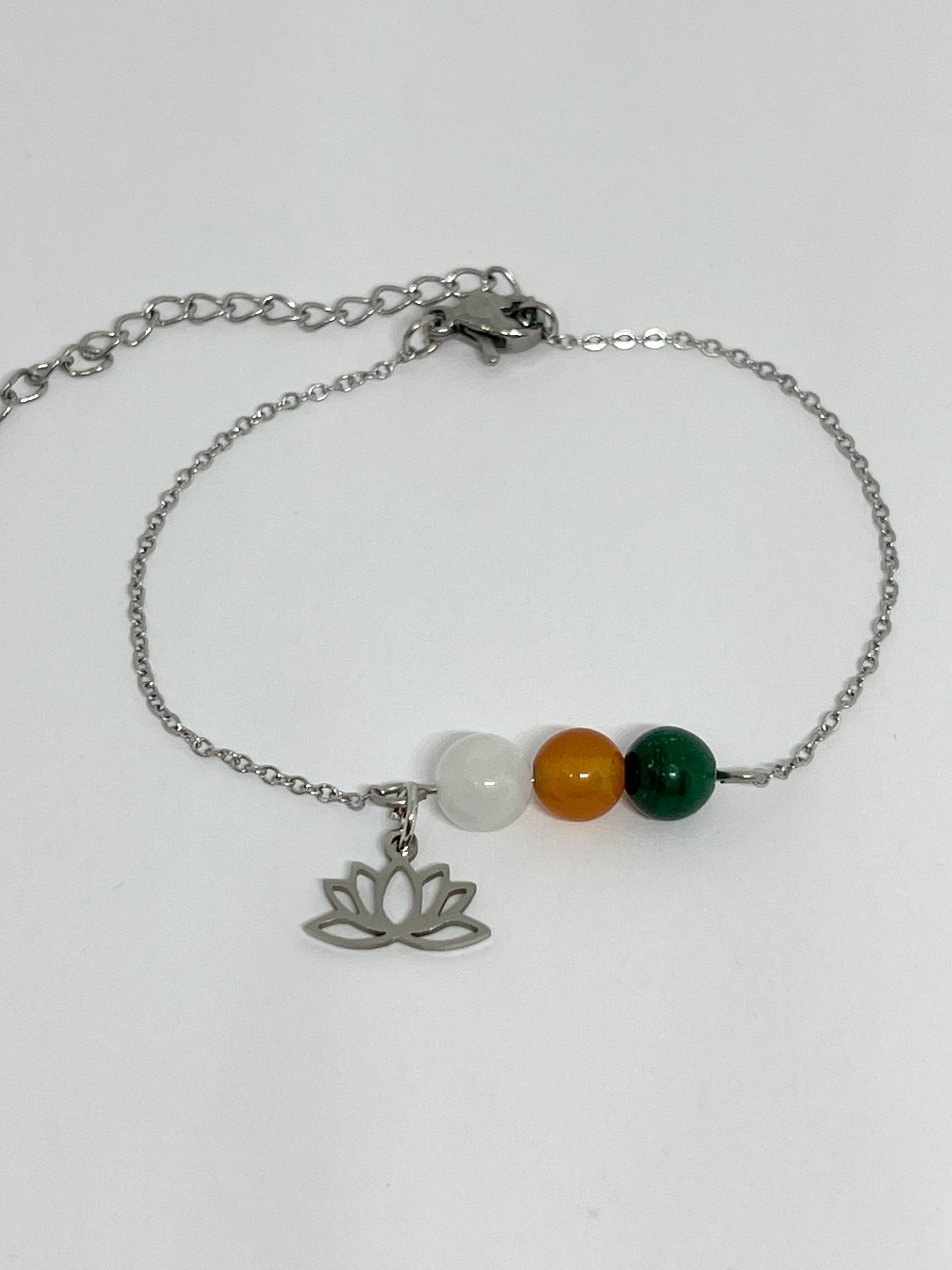 Bracelet en pierres naturelles : un soutien naturel contre l'endométriose