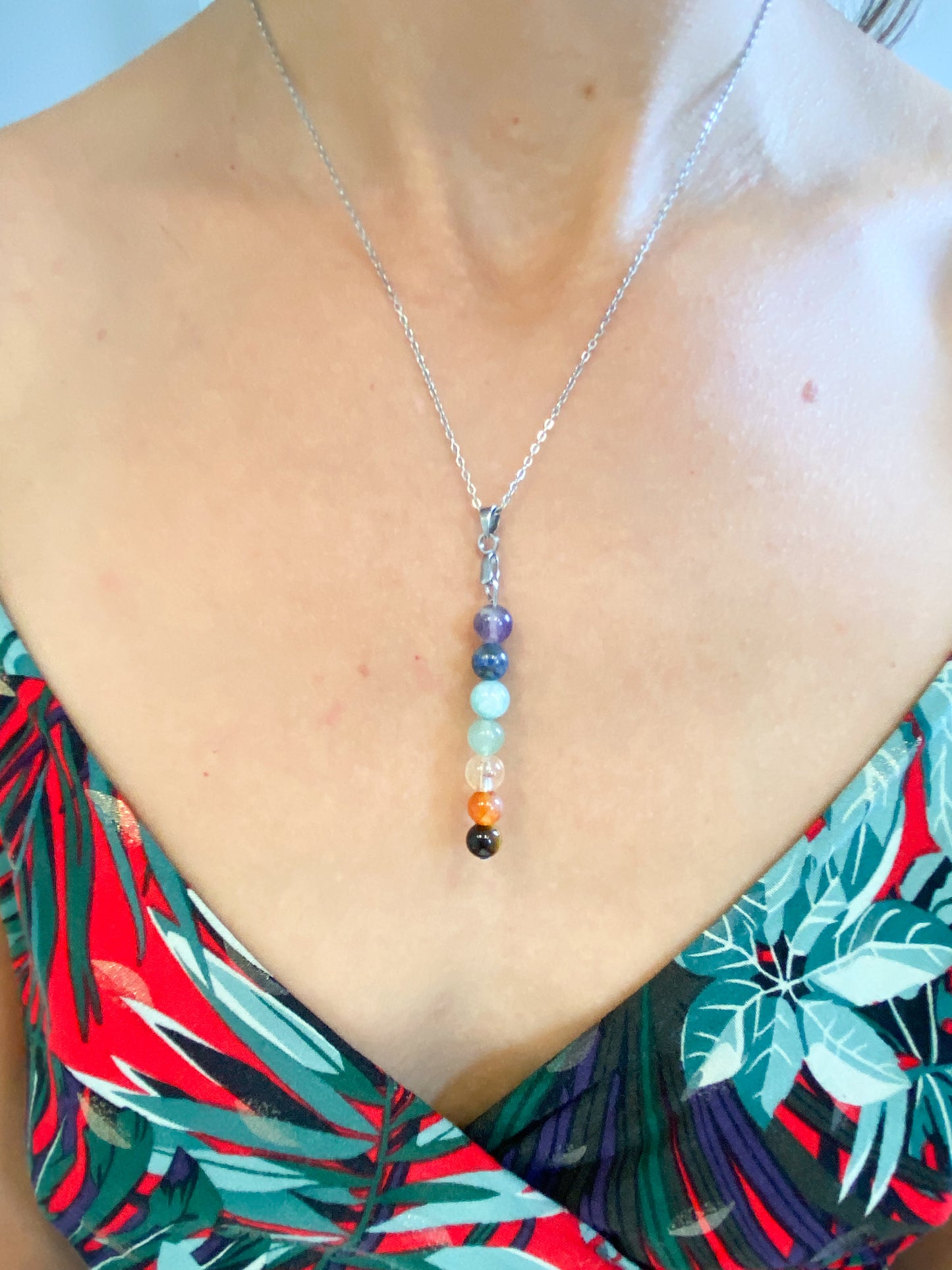 Collier en Acier Inoxydable Argenté avec 7 Chakras – Équilibre Énergétique Assuré
