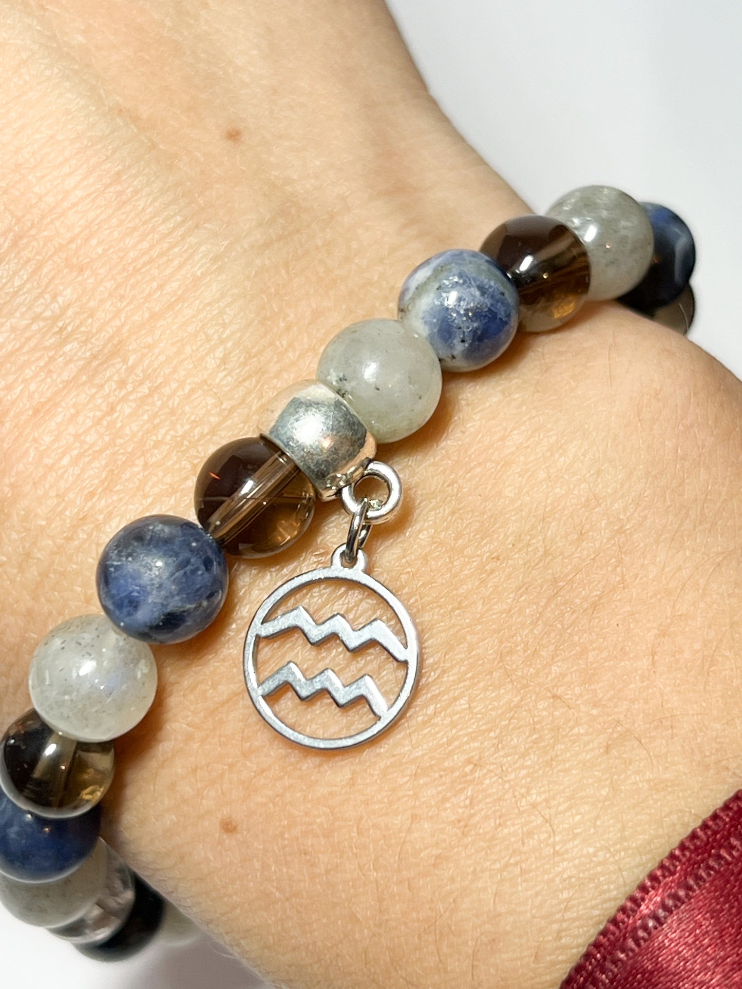 Bracelet Astrologique Verseau : Labradorite, Quartz Fumé et Sodalite pour Équilibre et Intuition