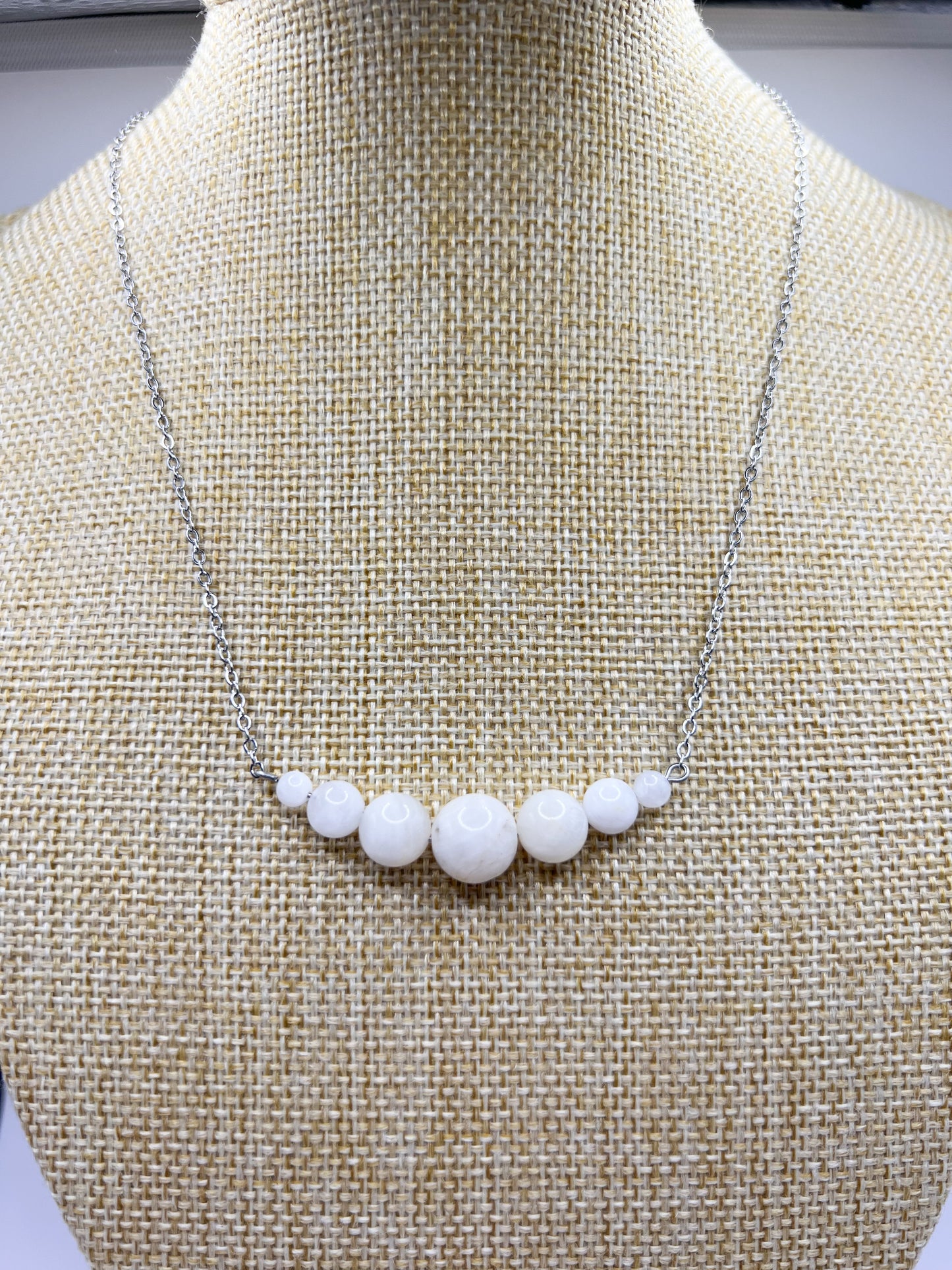Collier Pierre de Lune 💫 en Acier Inoxydable Argenté – Bijou Raffiné et Intemporel