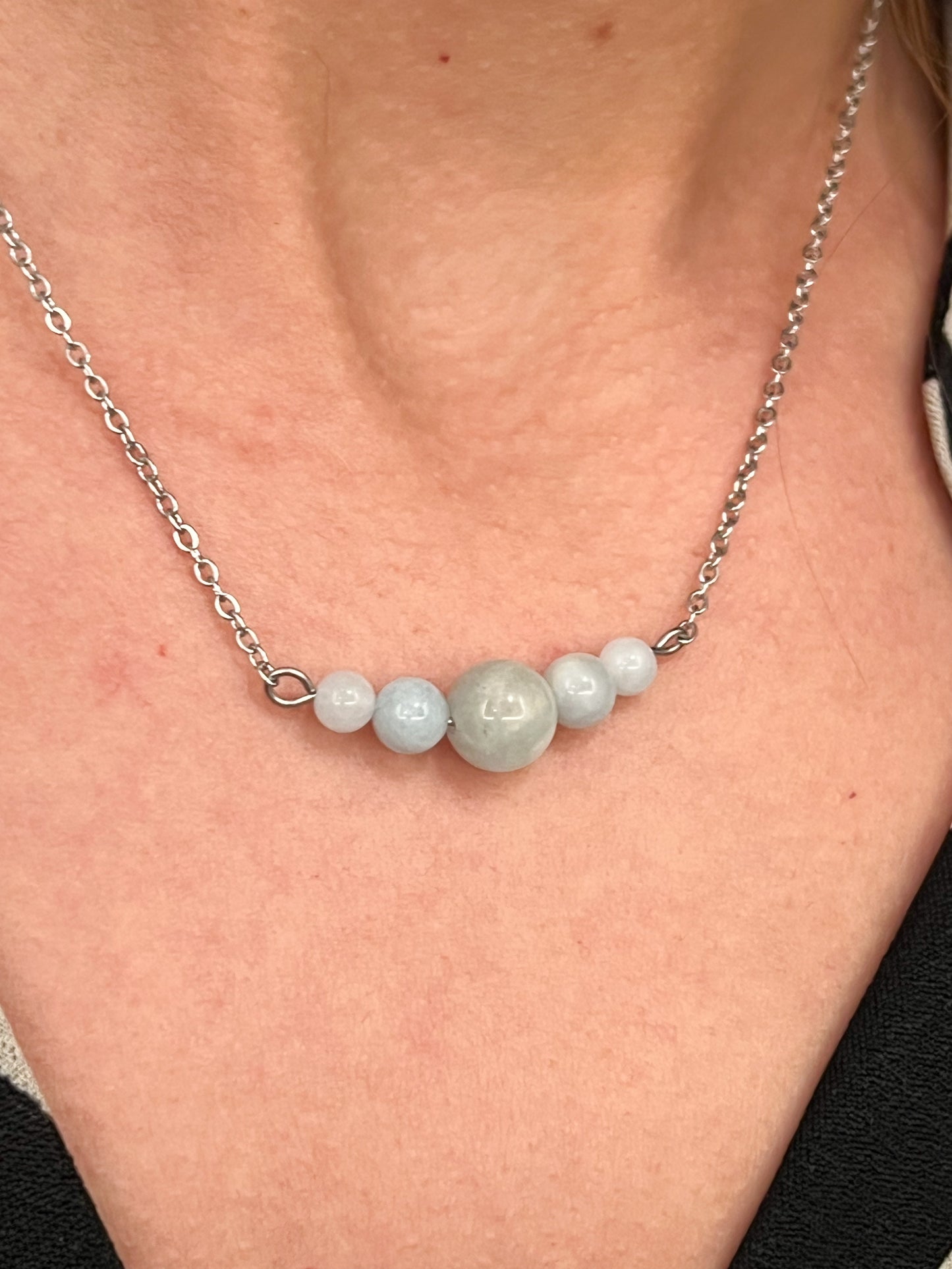 Collier en Aigue-Marine Naturelle – Harmonie et Protection au Quotidien