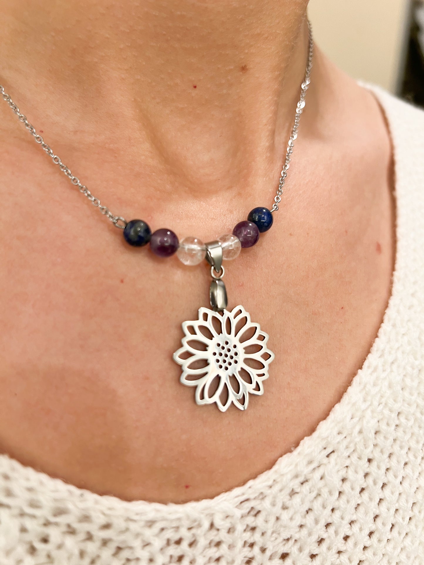 Collier Anti-Migraine en Acier Inoxydable – Soulagement Naturel et Élégance