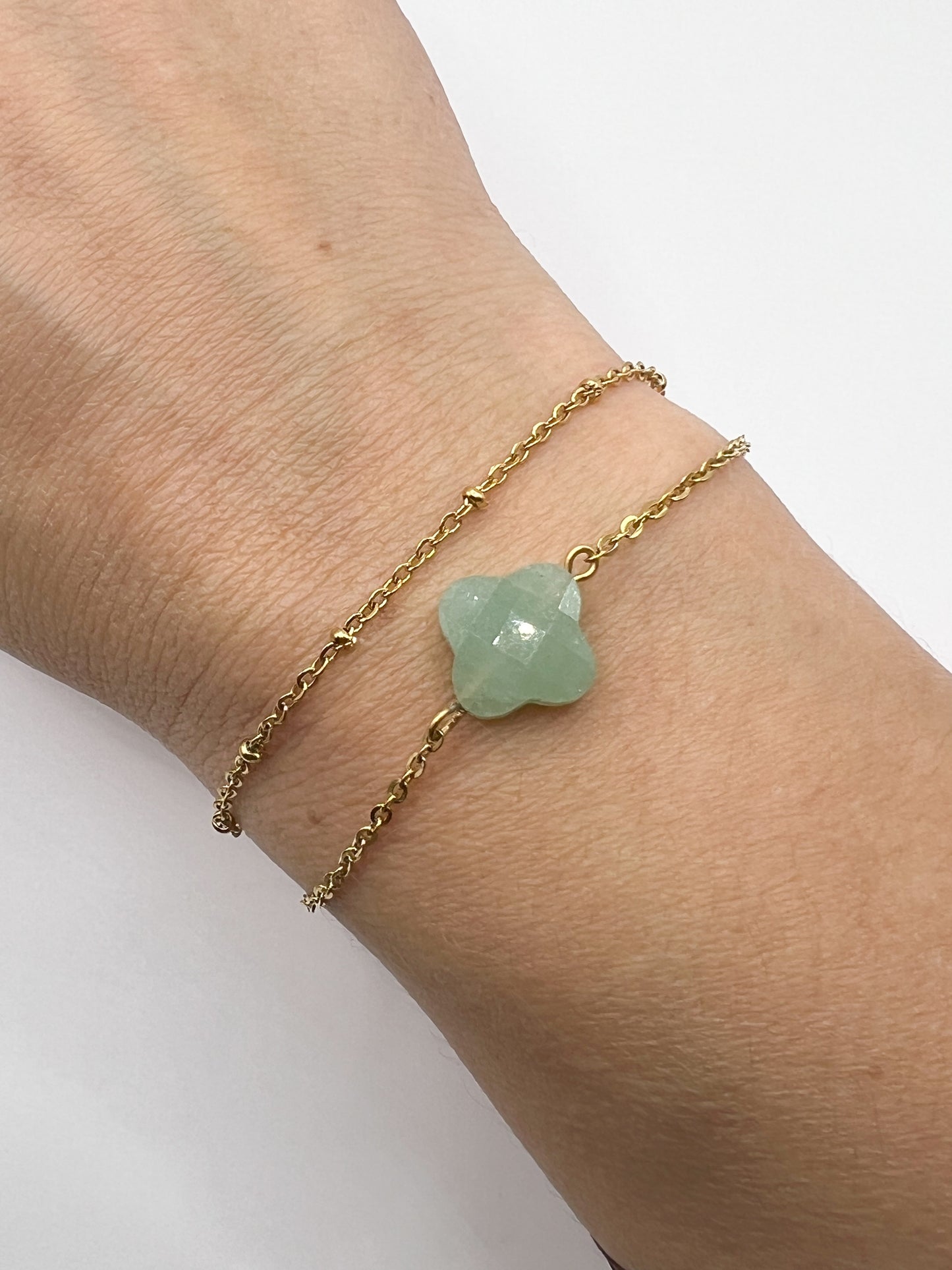 Bracelet Aventurine Verte & Trèfle – Symbole de Prospérité en Acier Doré