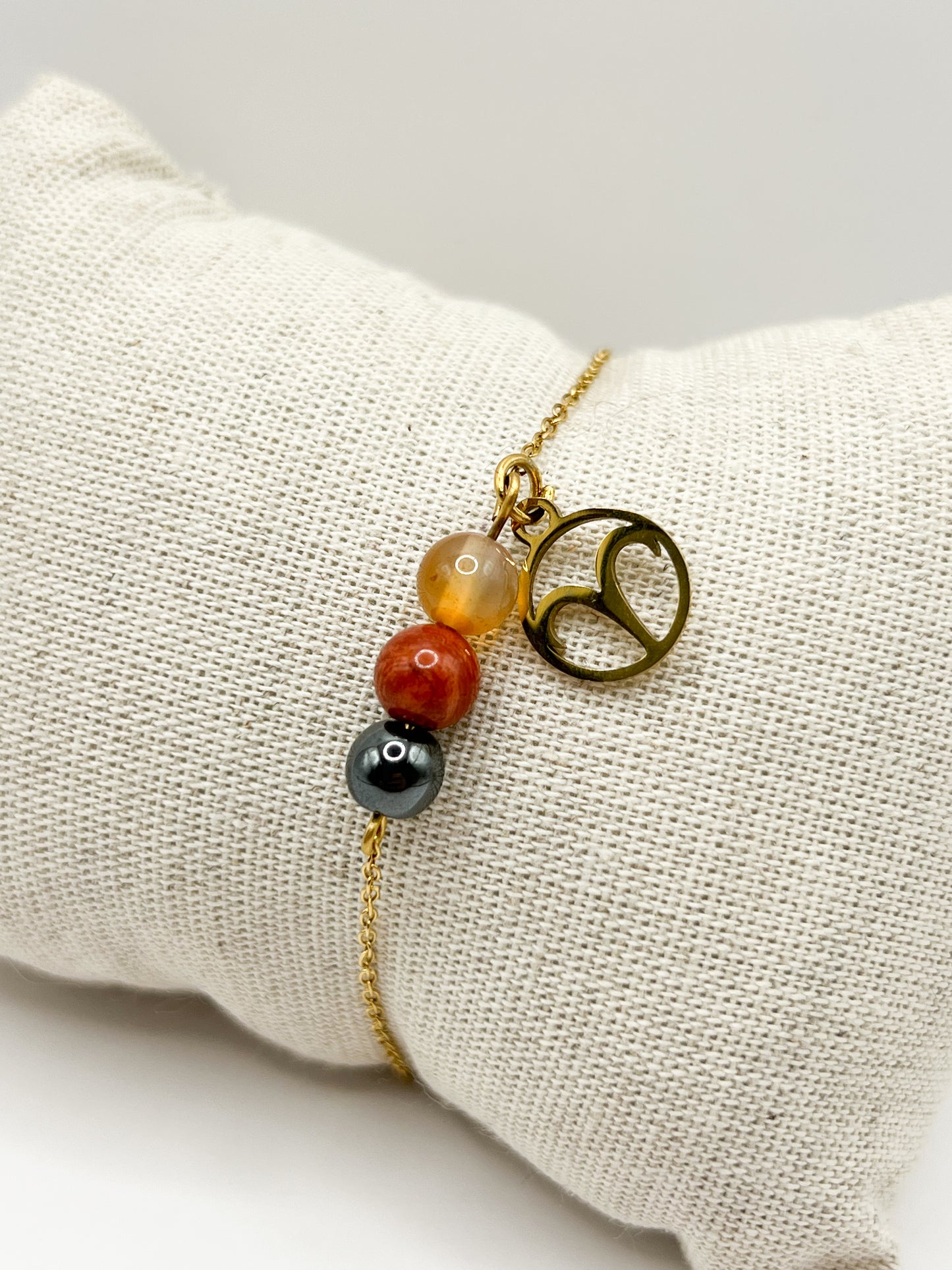Bracelet Bélier en Acier Inoxydable Doré: Énergie et Élégance avec Cornaline et Hématite