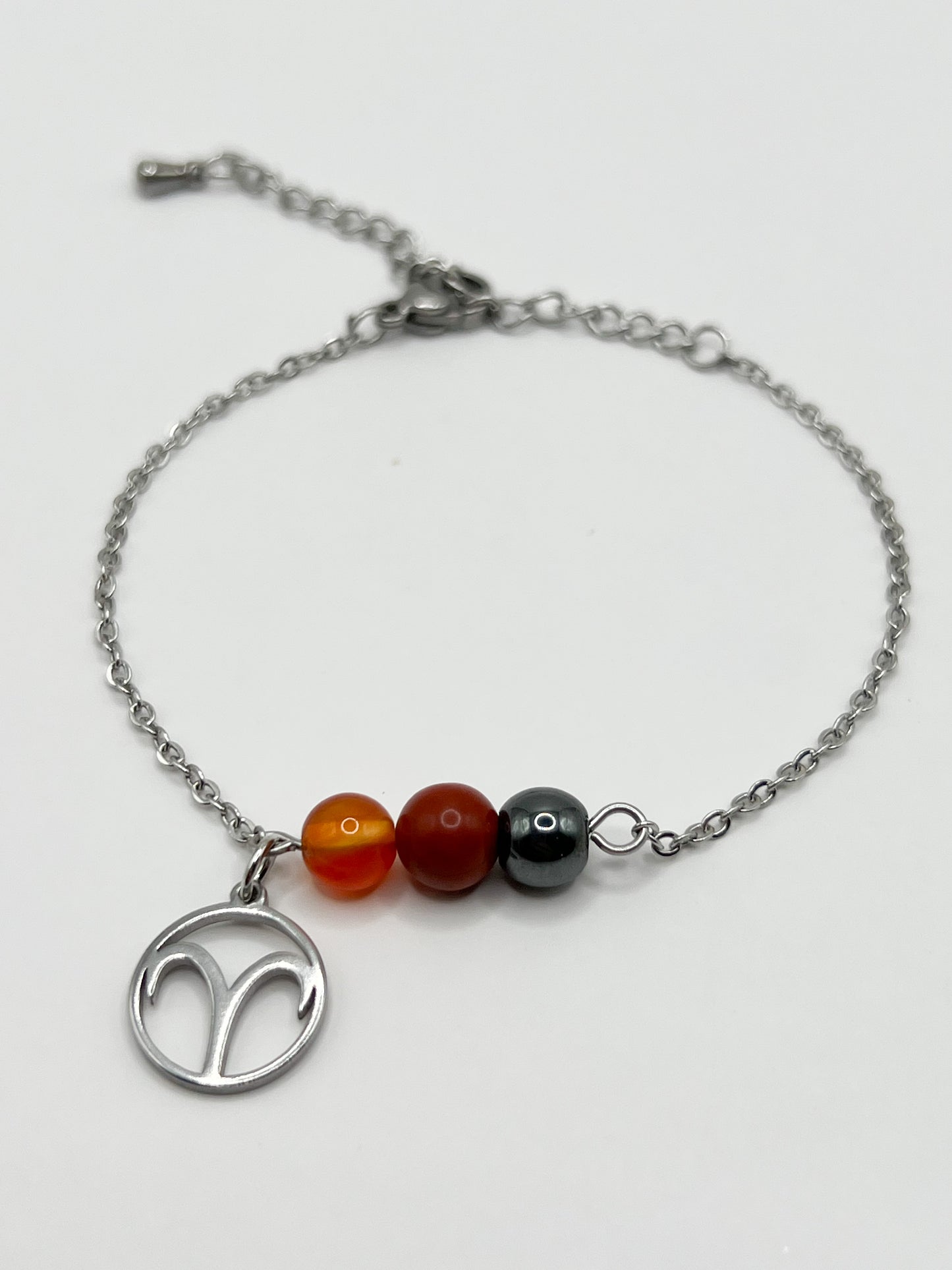 Bracelet Bélier en Acier Inoxydable: Équilibrez votre énergie avec Cornaline, Jaspe Rouge et Hématite!
