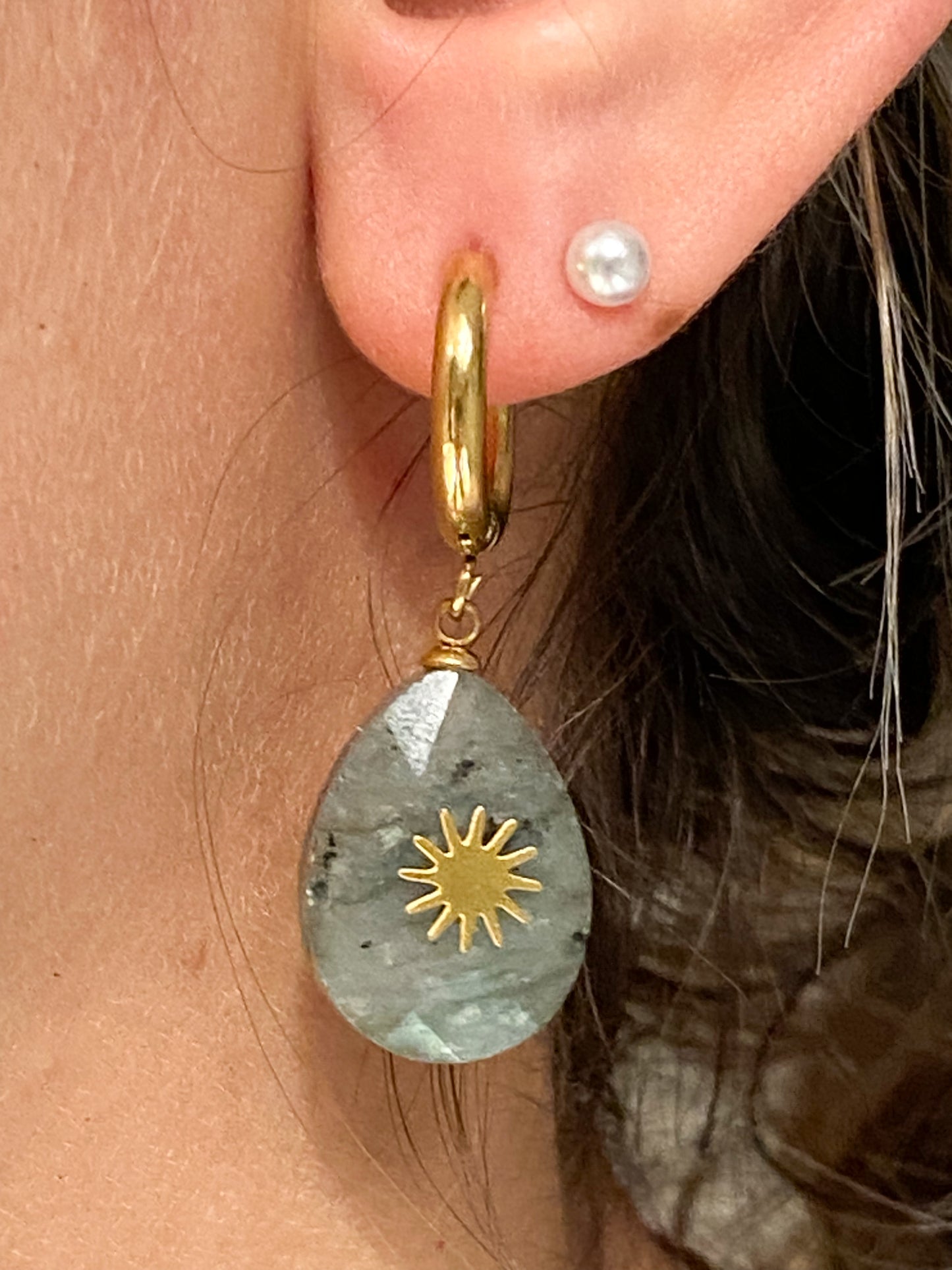 Boucles d'Oreilles en Acier Inoxydable: Éclat Naturel de la Labradorite avec une Touche d'Étoile