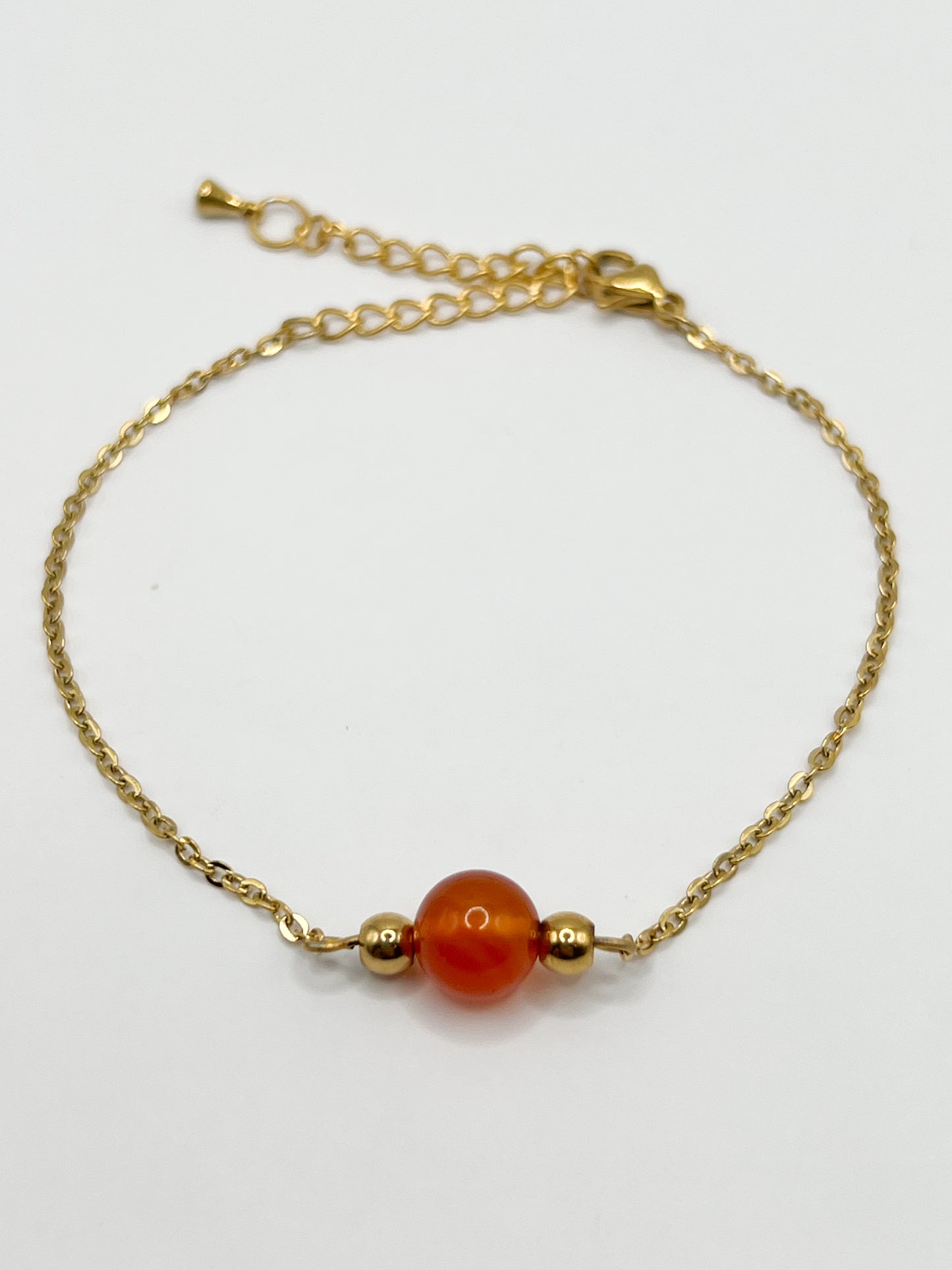 Bracelet cornaline et acier doré – Élégance solaire et énergie positive
