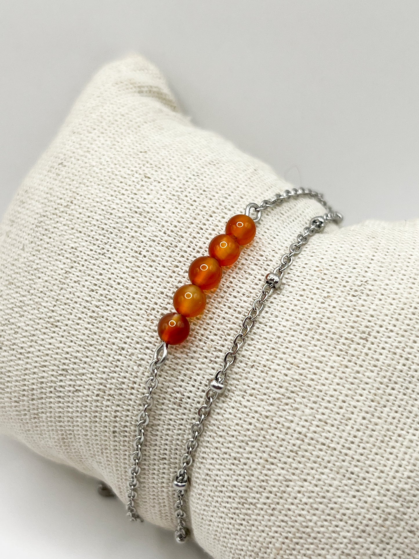 Bracelet double rang cornaline et acier argenté – Élégance et énergie au poignet