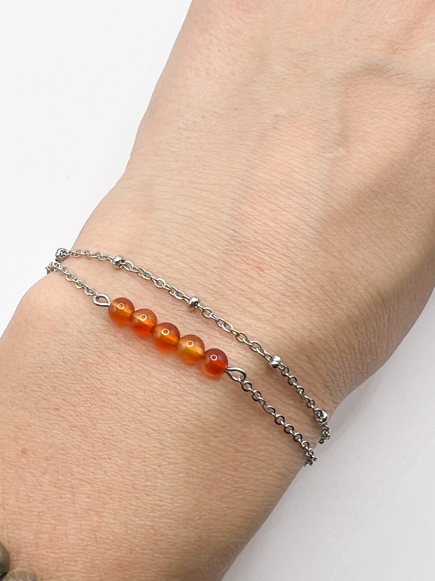 Bracelet double rang cornaline et acier argenté – Élégance et énergie au poignet