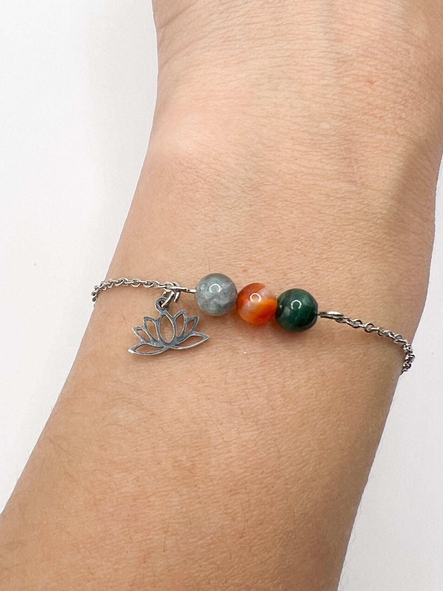 Bracelet Anti-Douleur en Acier Argenté – Élégance et Bien-Être au Quotidien