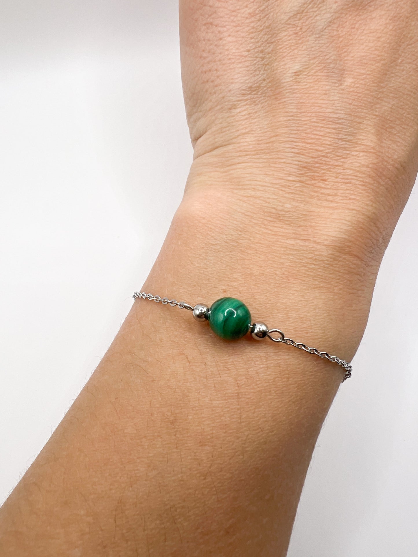 Bracelet malachite pierre verte et acier inoxydable – Bijou raffiné et protecteur