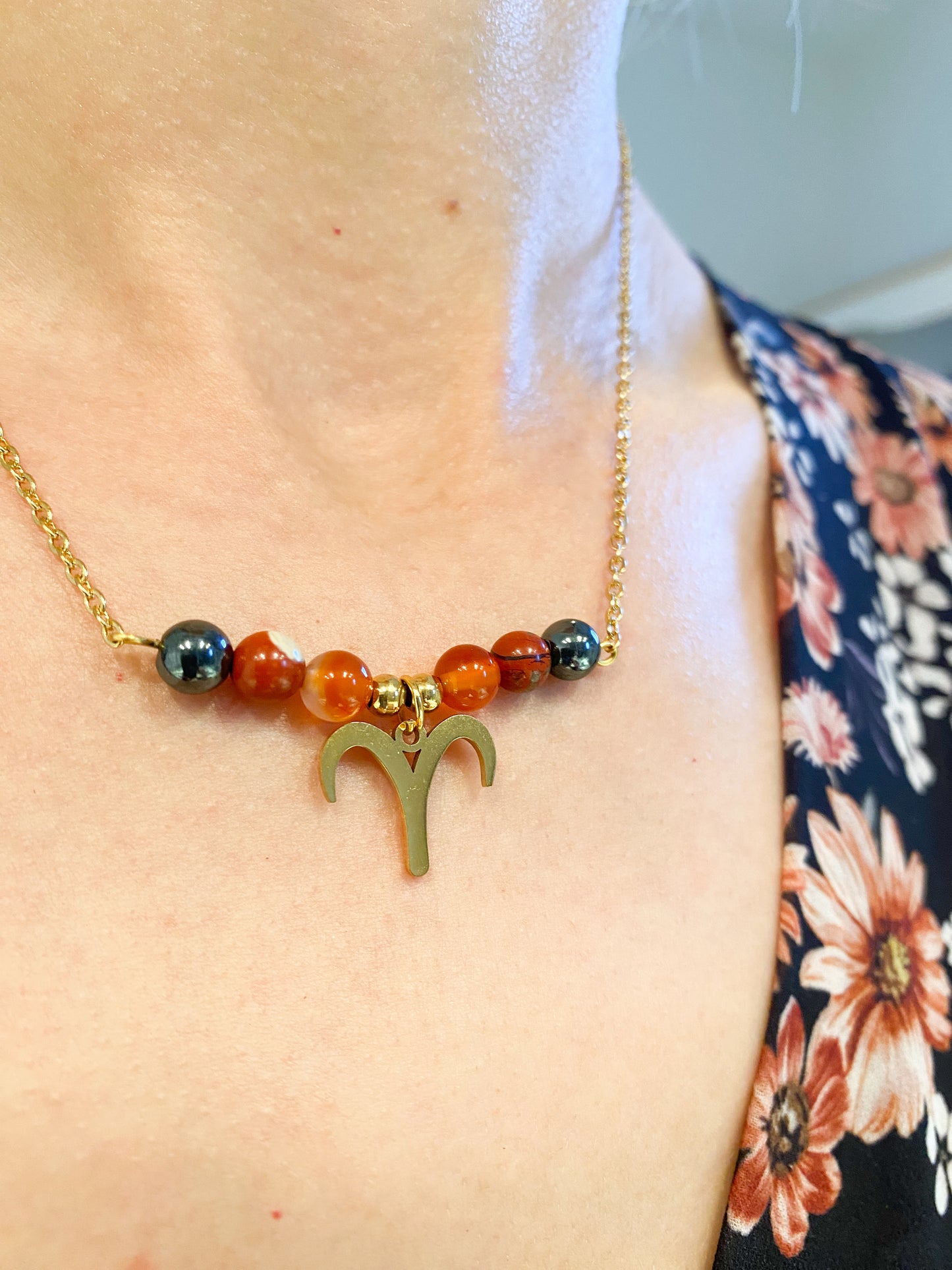 Collier Bélier en Acier Inoxydable Doré: Équilibrez votre énergie avec Cornaline, Jaspe Rouge et Hématite!