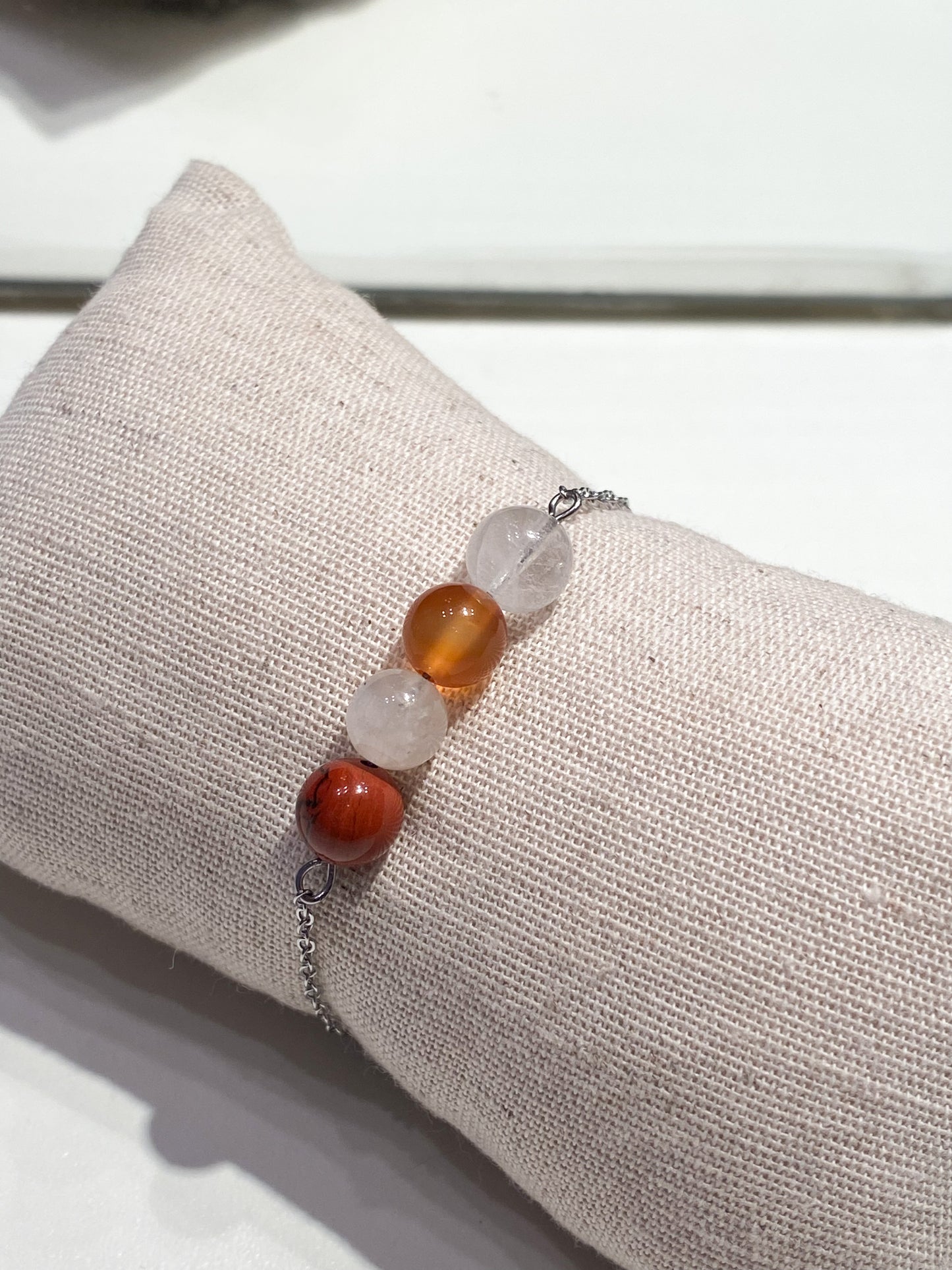 Bracelet Fertilité: Acier Inoxydable Argenté avec Pierres de Lune , Cornaline, Jaspe rouge et Cristal de roche