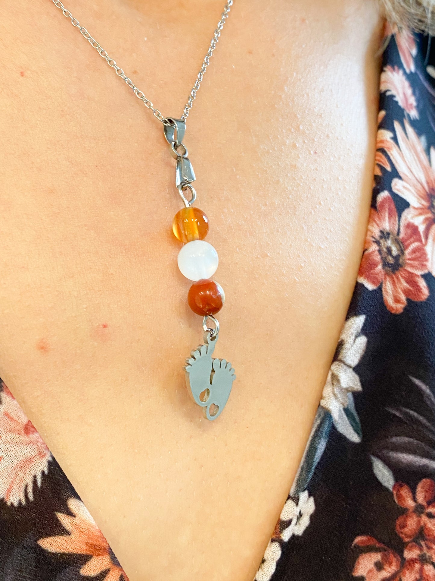 Pierres Fertilité et Élégance : Collier en Acier Inoxydable avec Pierre de Lune pour Vitalité