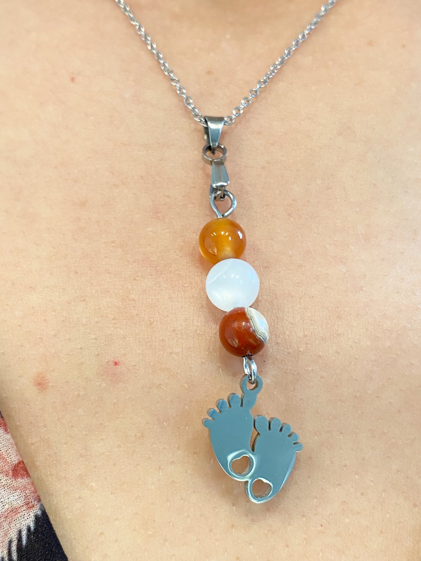 Pierres Fertilité et Élégance : Collier en Acier Inoxydable avec Pierre de Lune pour Vitalité