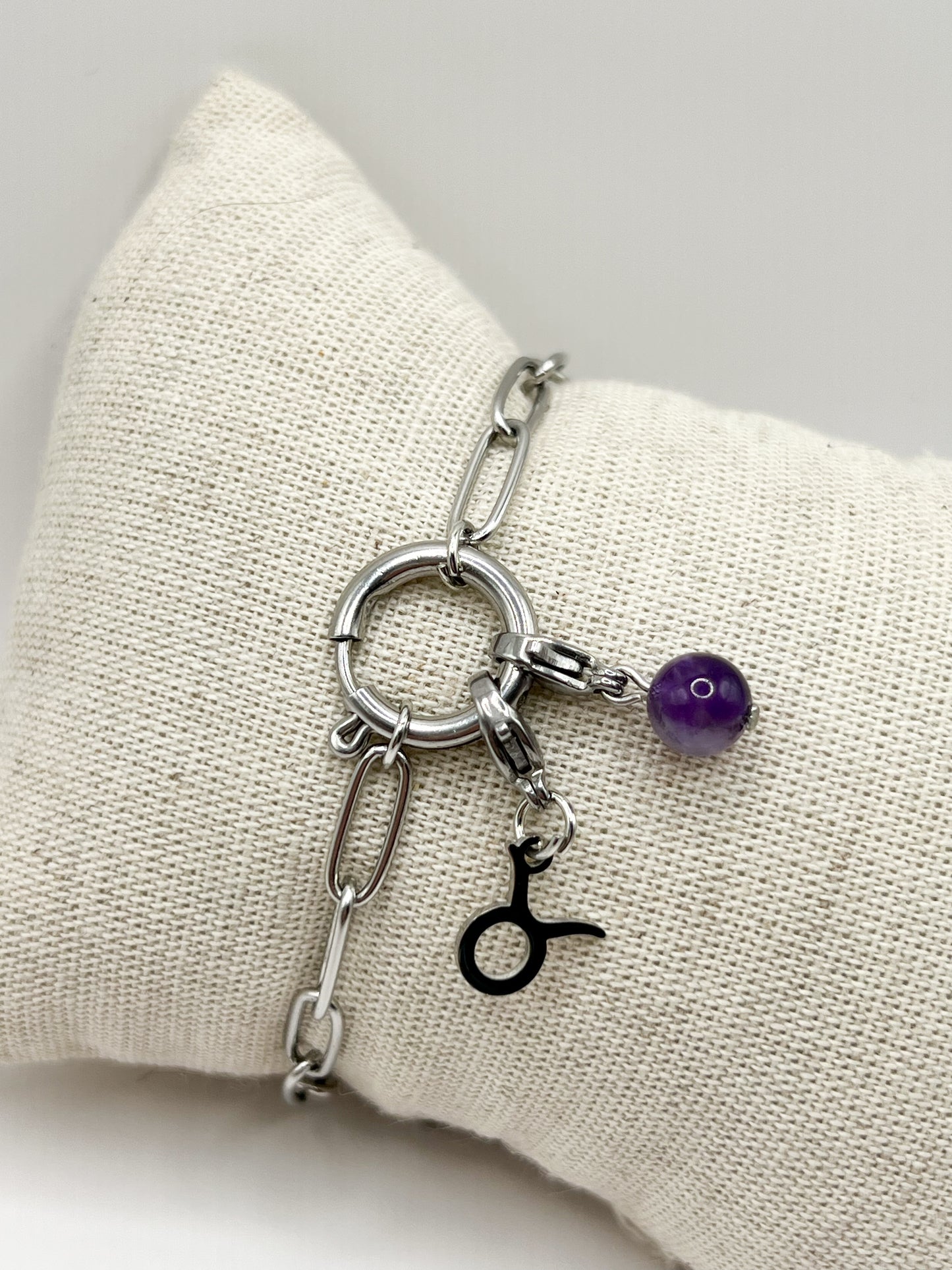 Bracelet Signe Taureau en Acier Argenté avec Perle Unique – Cadeau Idéal