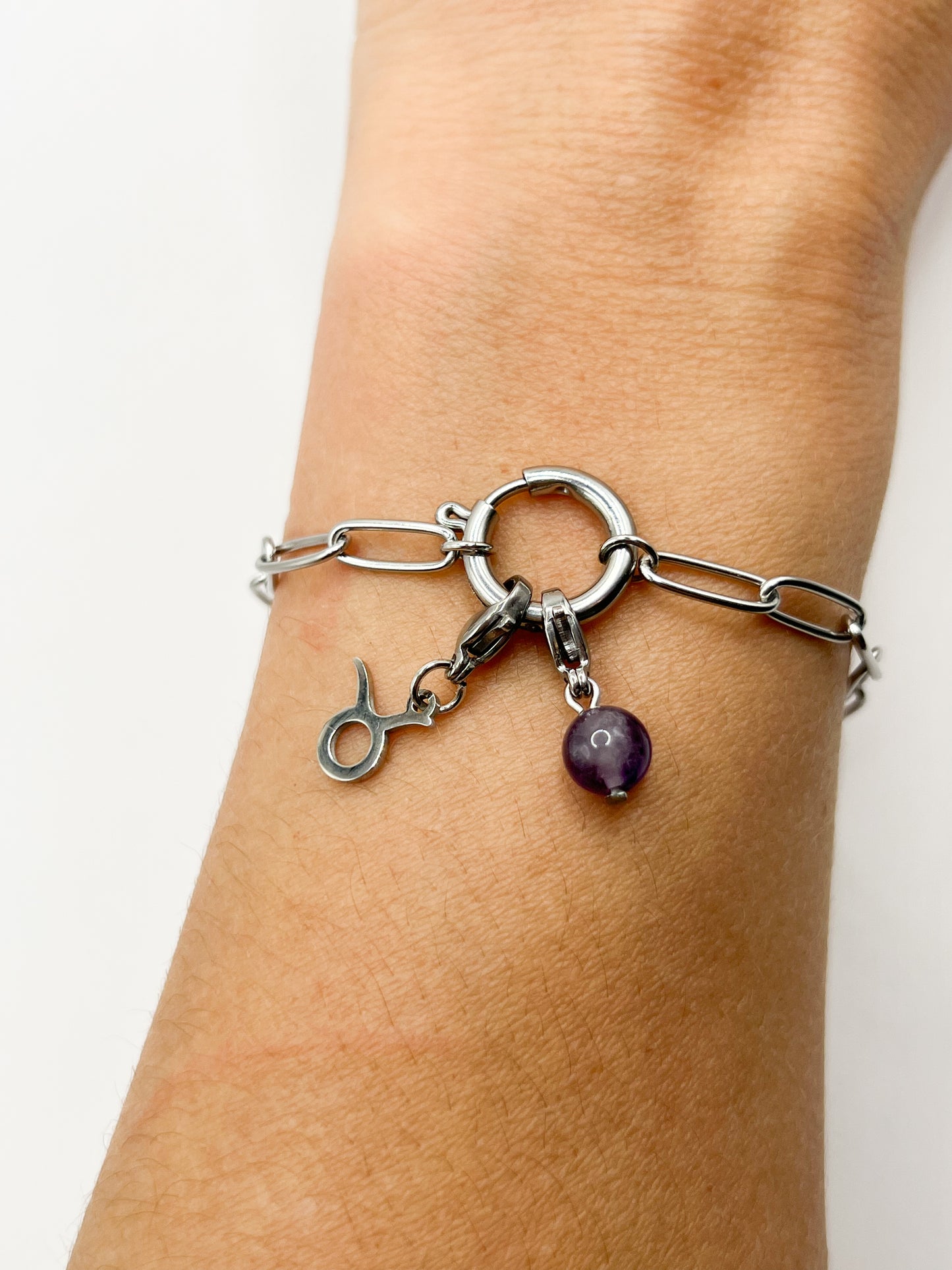 Bracelet Signe Taureau en Acier Argenté avec Perle Unique – Cadeau Idéal